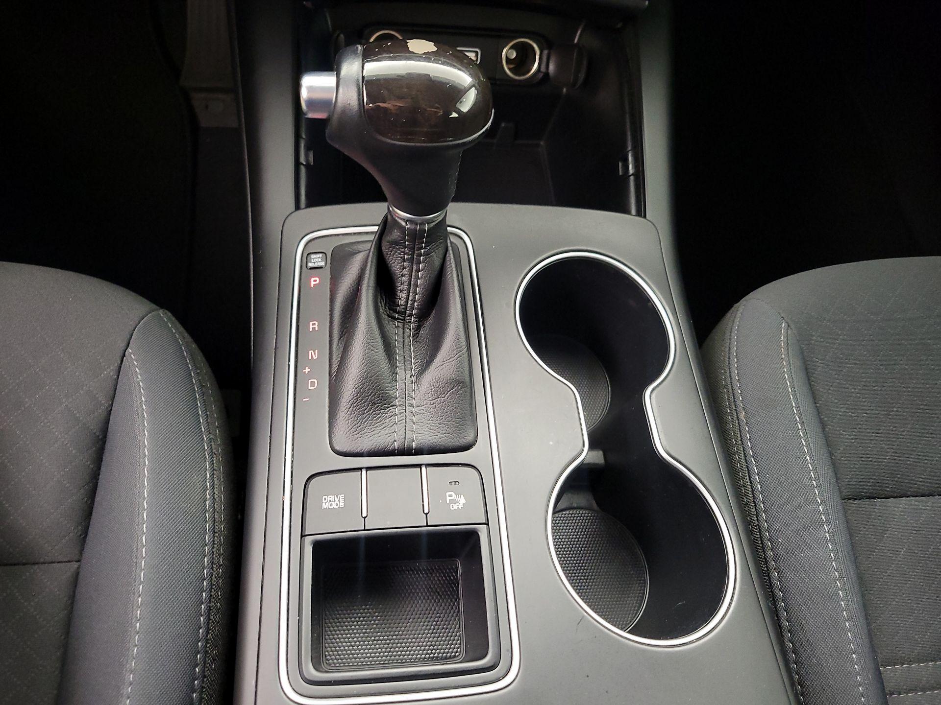 Thumbnail: 2016 Kia Sorento - 17