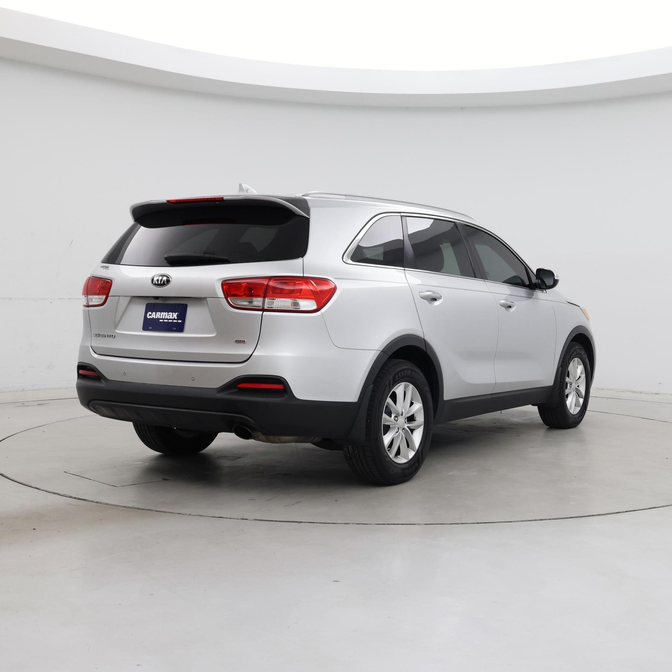 Thumbnail: 2016 Kia Sorento - 8