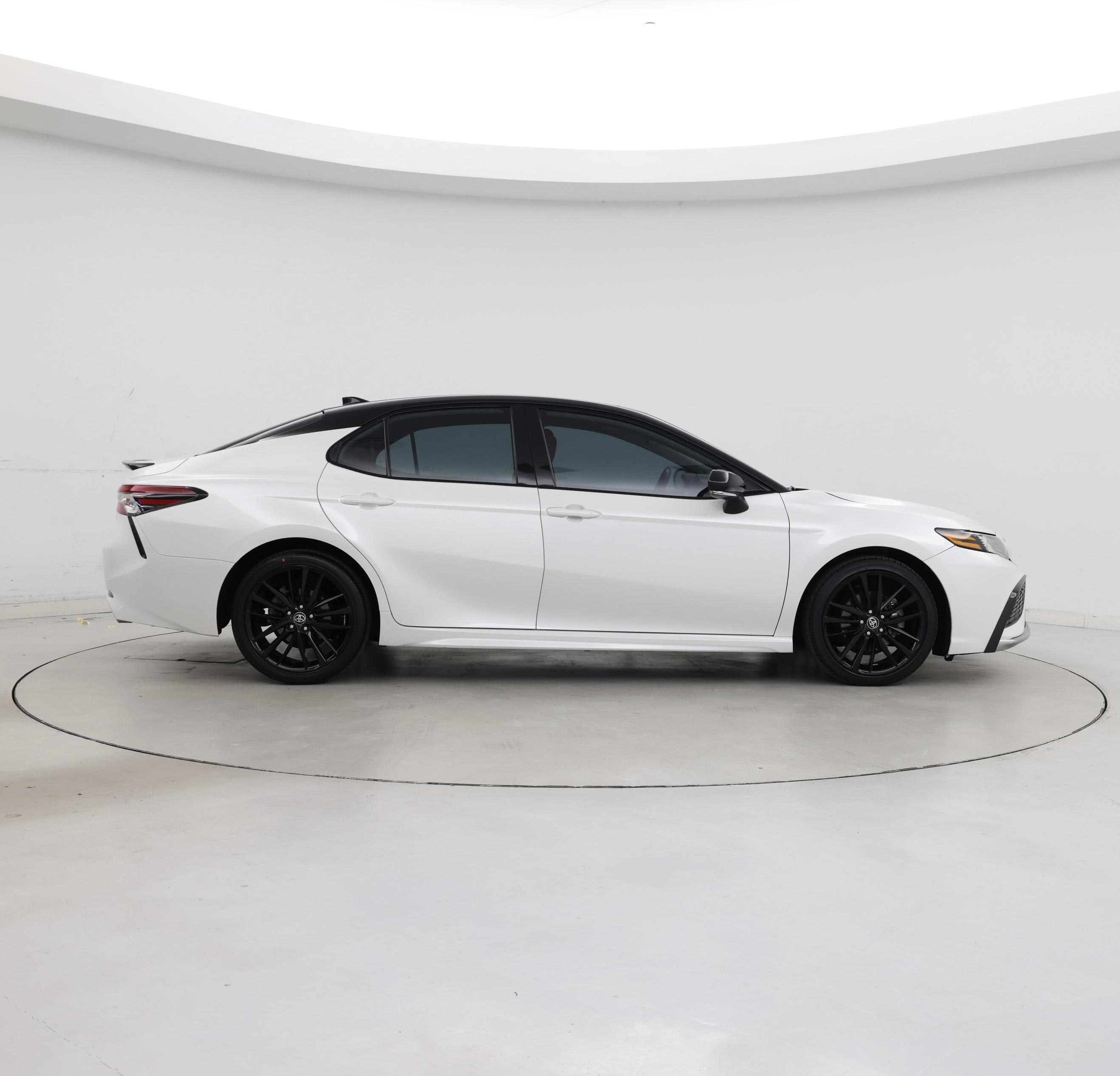 Thumbnail: 2023 Toyota Camry - 7