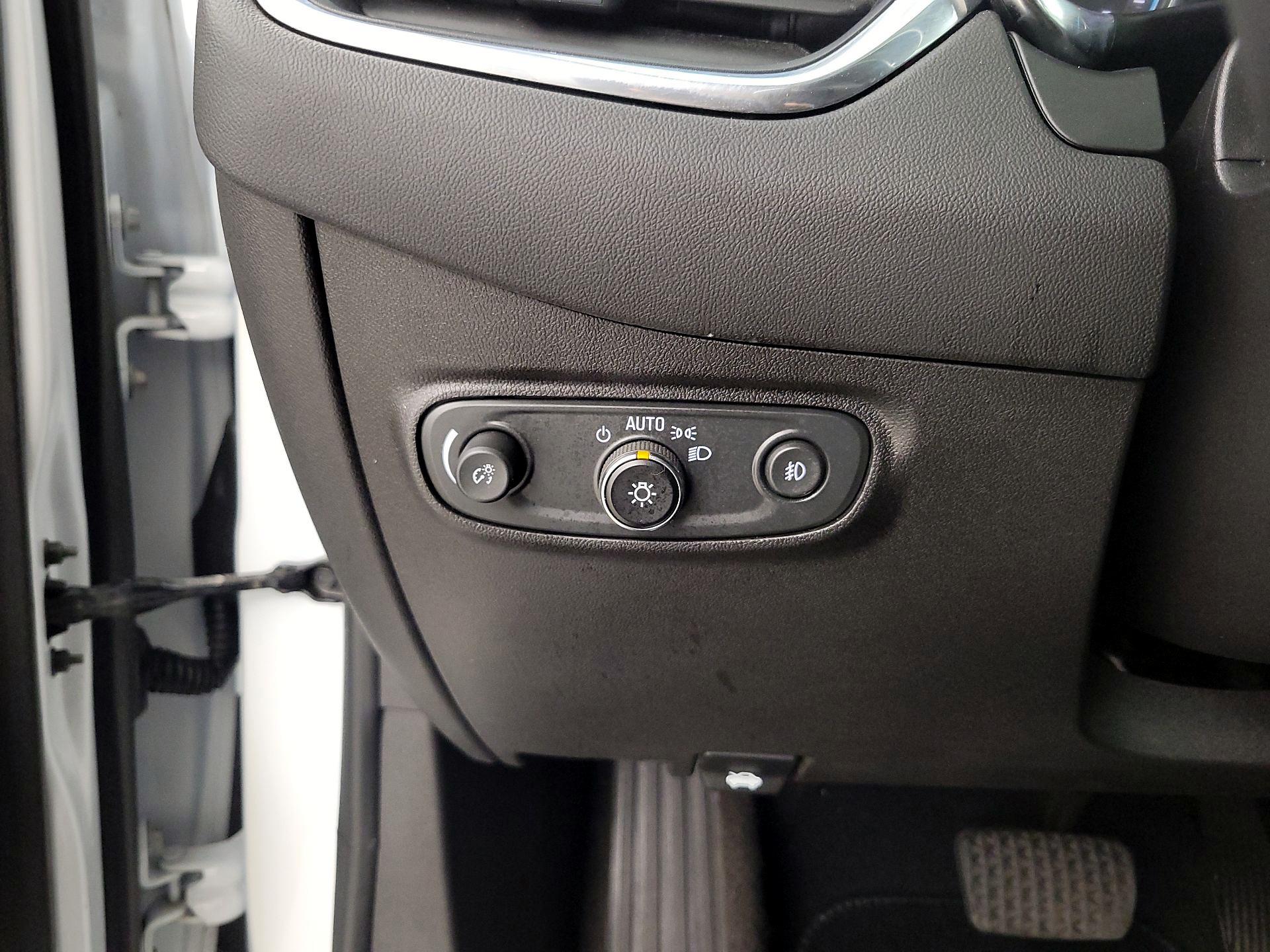 Thumbnail: 2020 Chevrolet Equinox - 13