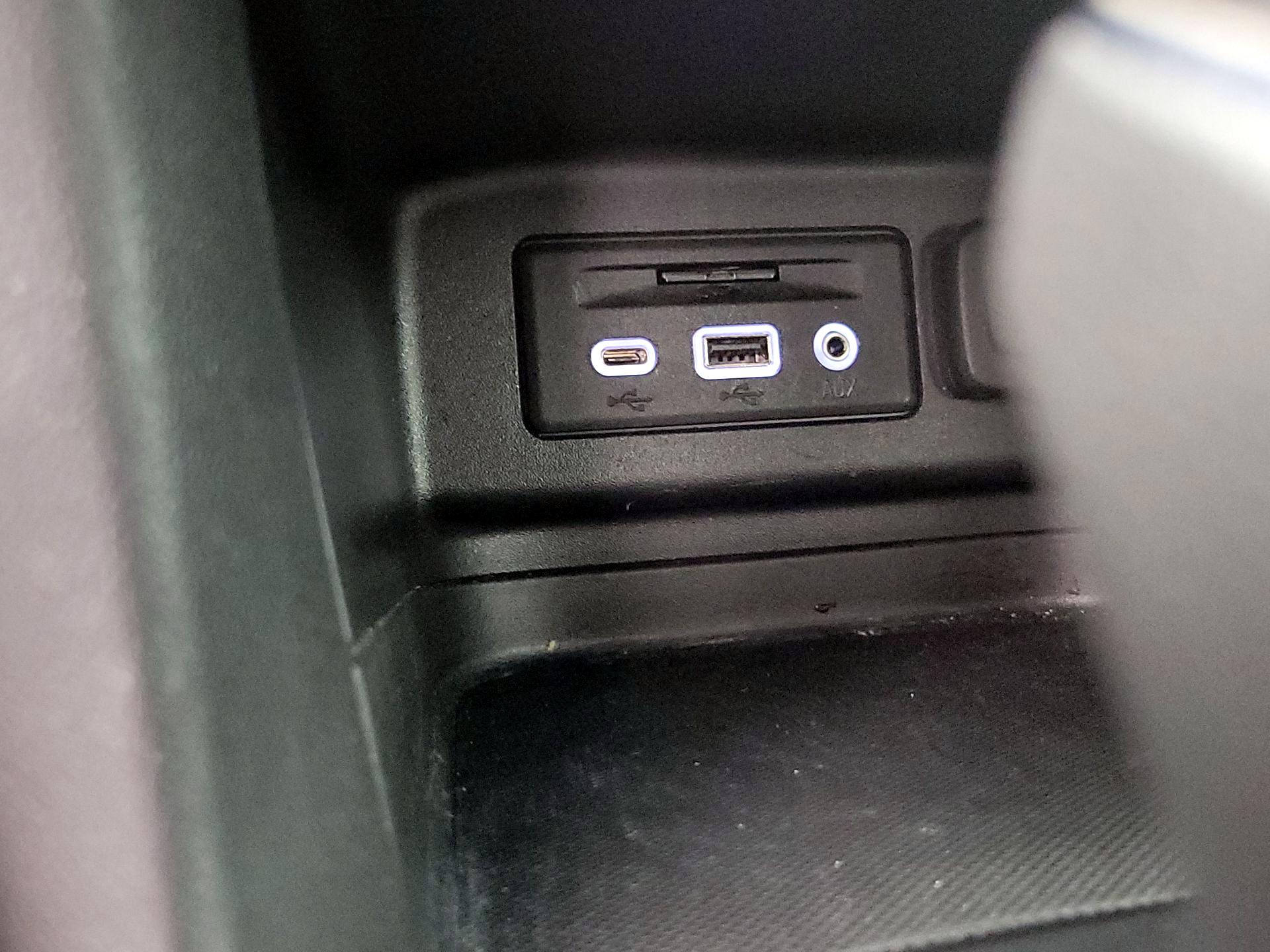 Thumbnail: 2020 Chevrolet Equinox - 18