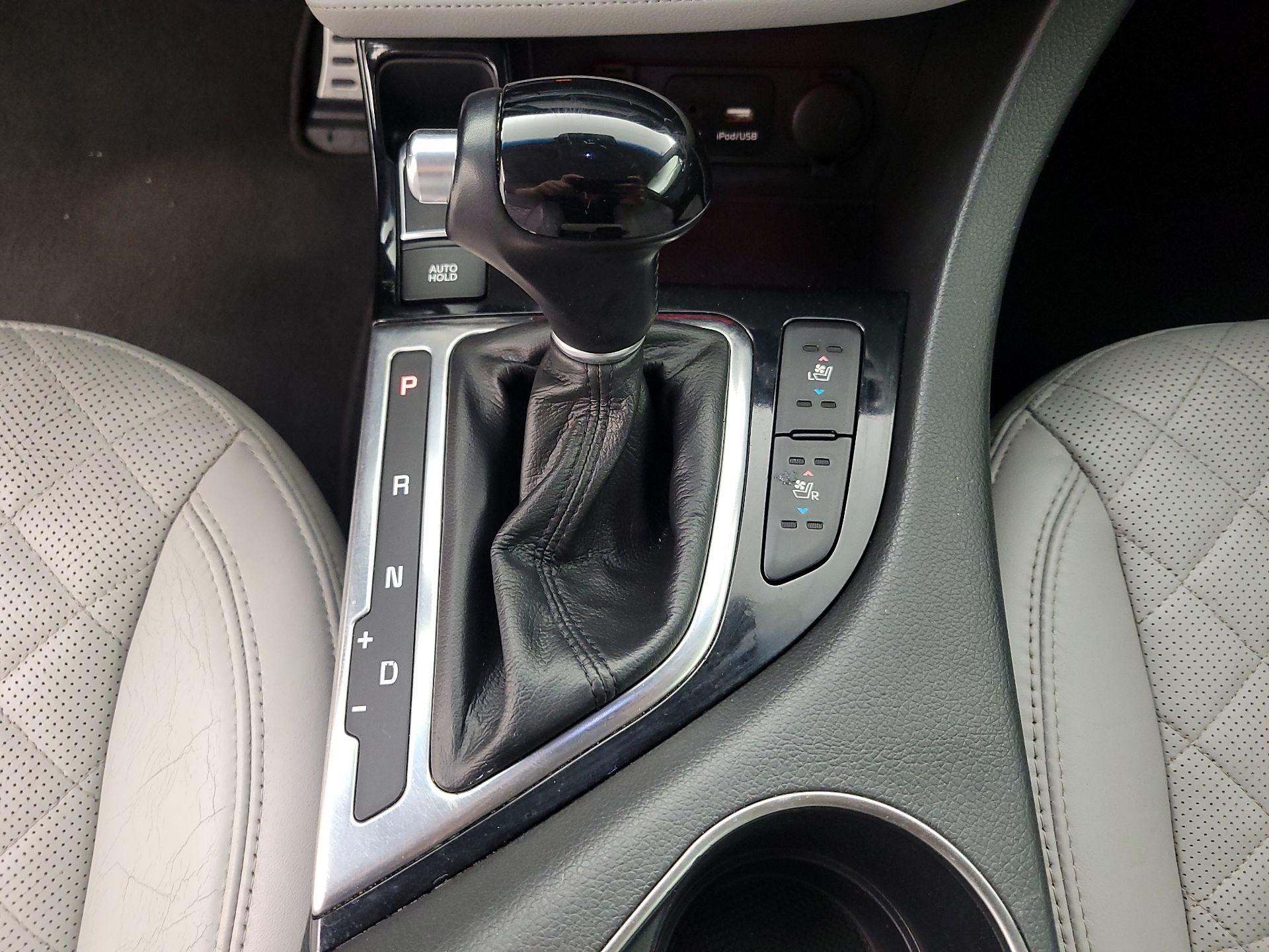 Thumbnail: 2015 Kia Optima - 18