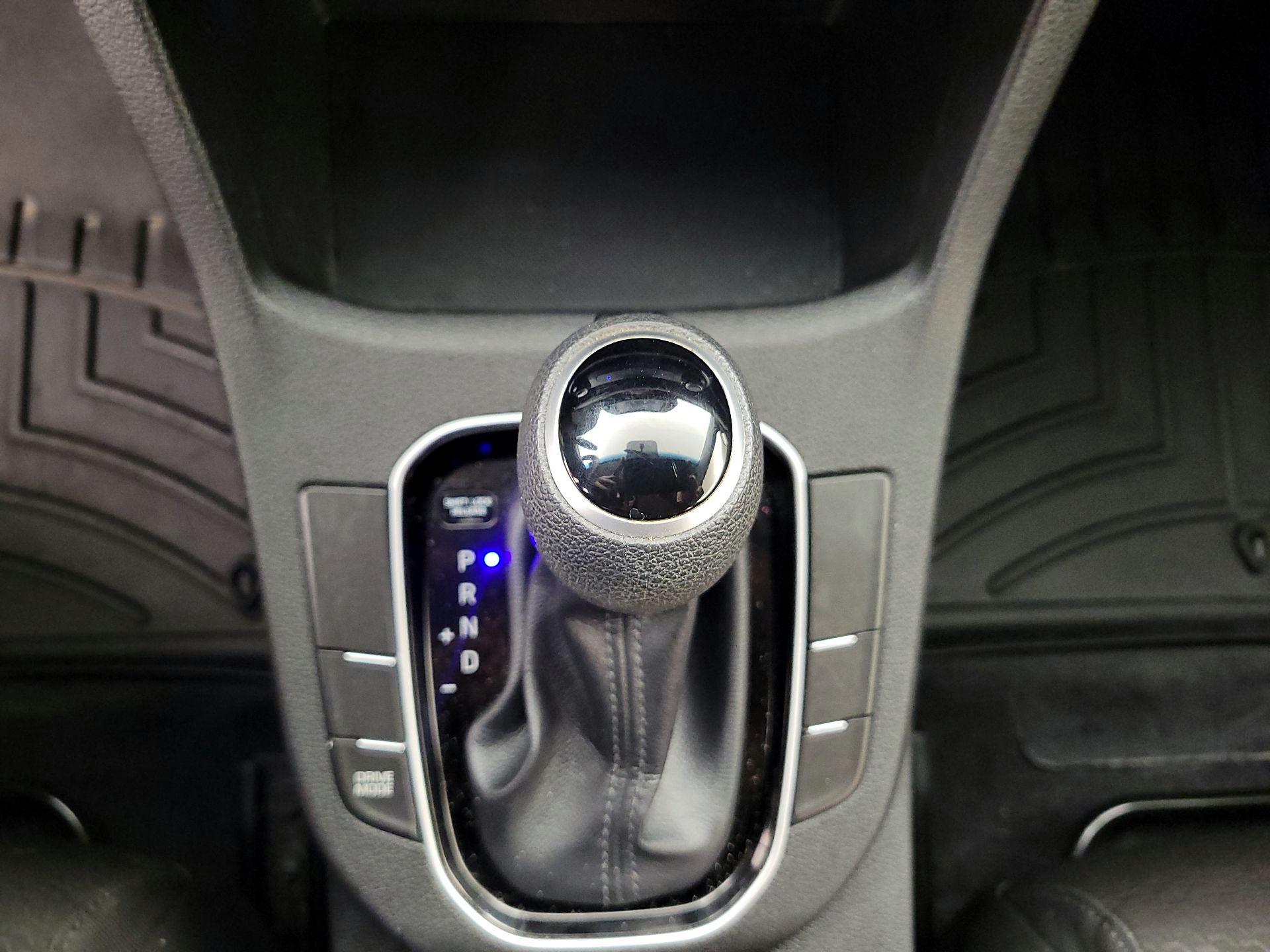 Thumbnail: 2018 Hyundai Elantra - 17