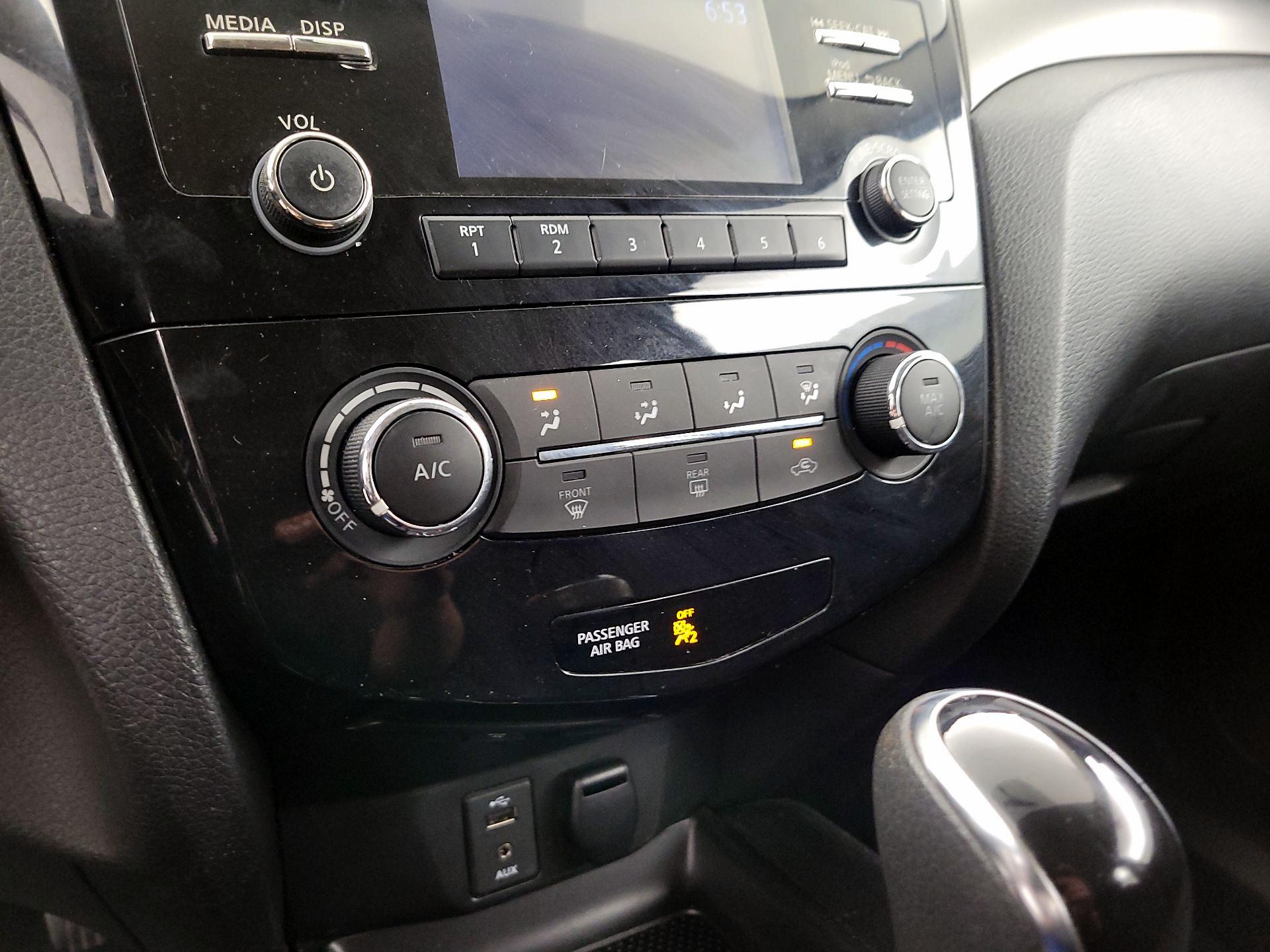 Thumbnail: 2018 Nissan Rogue Sport - 16