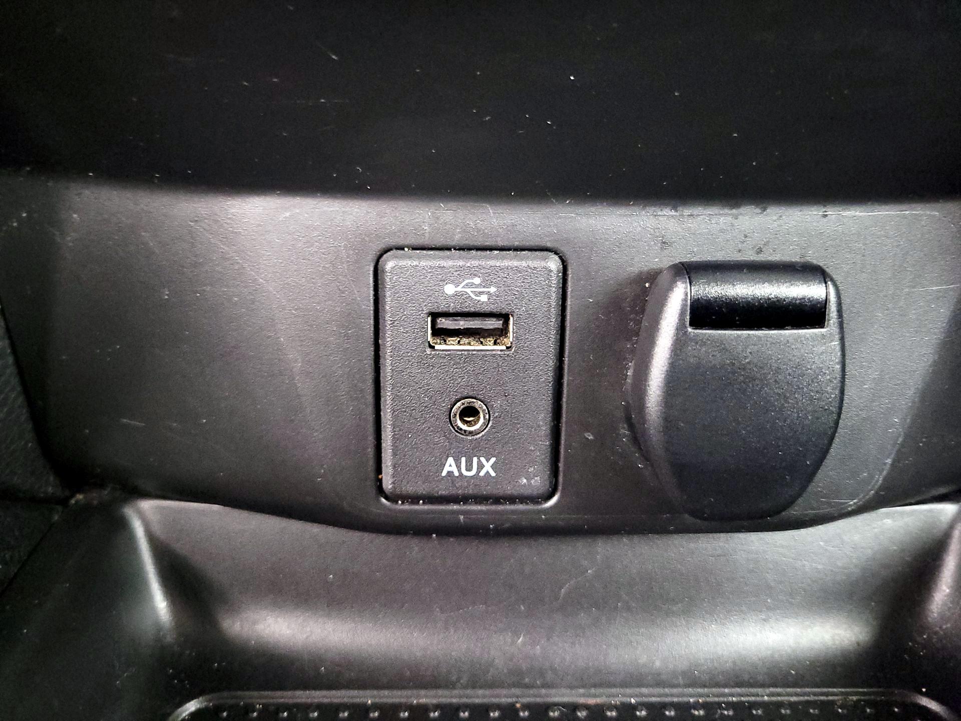 Thumbnail: 2018 Nissan Rogue Sport - 18