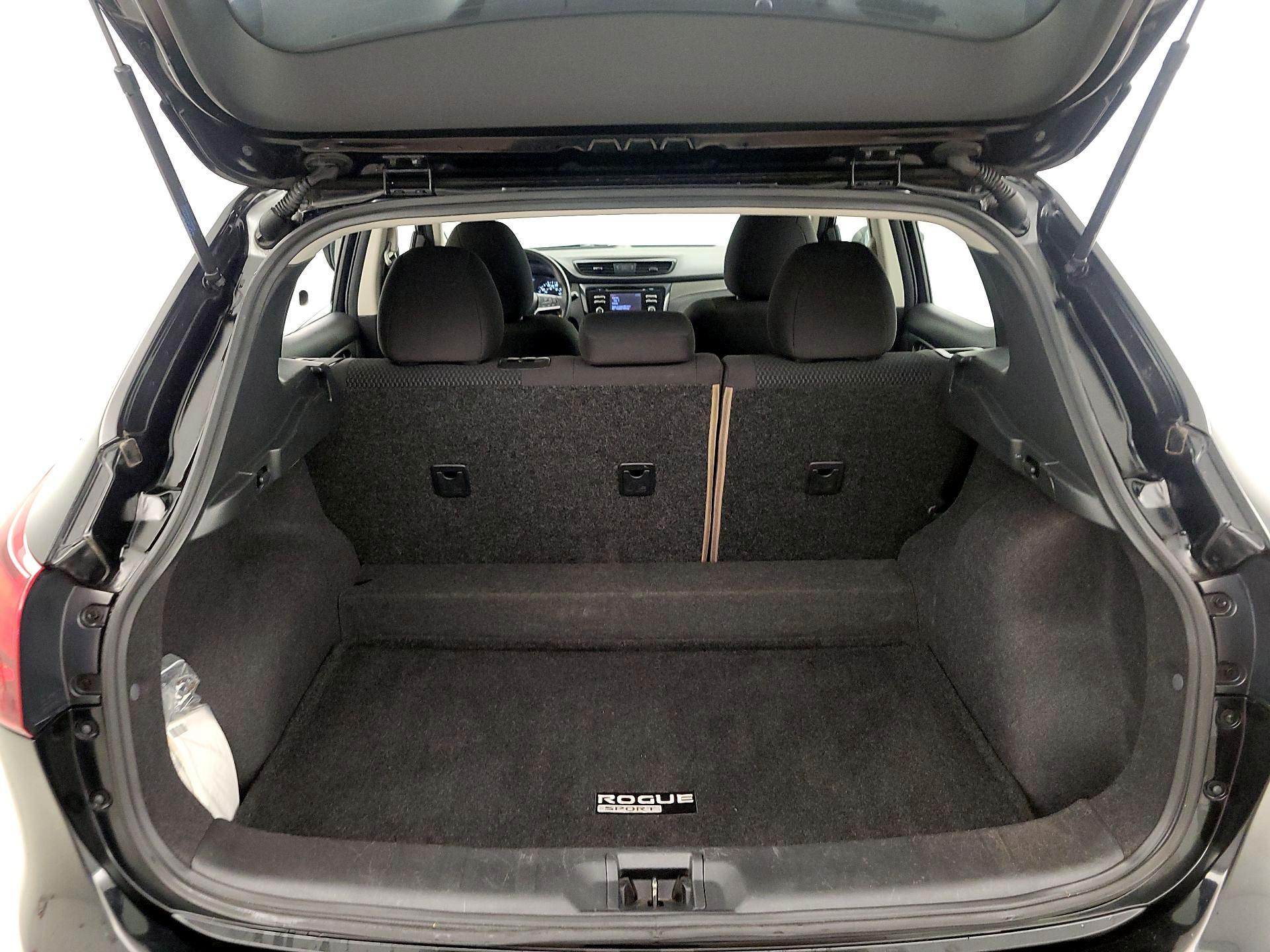 Thumbnail: 2018 Nissan Rogue Sport - 20