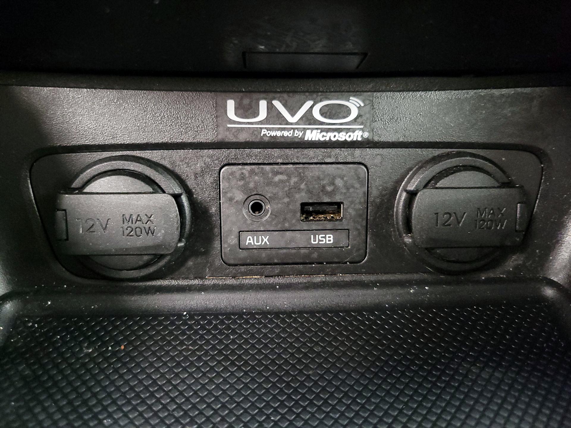 Thumbnail: 2015 Kia Sorento - 18