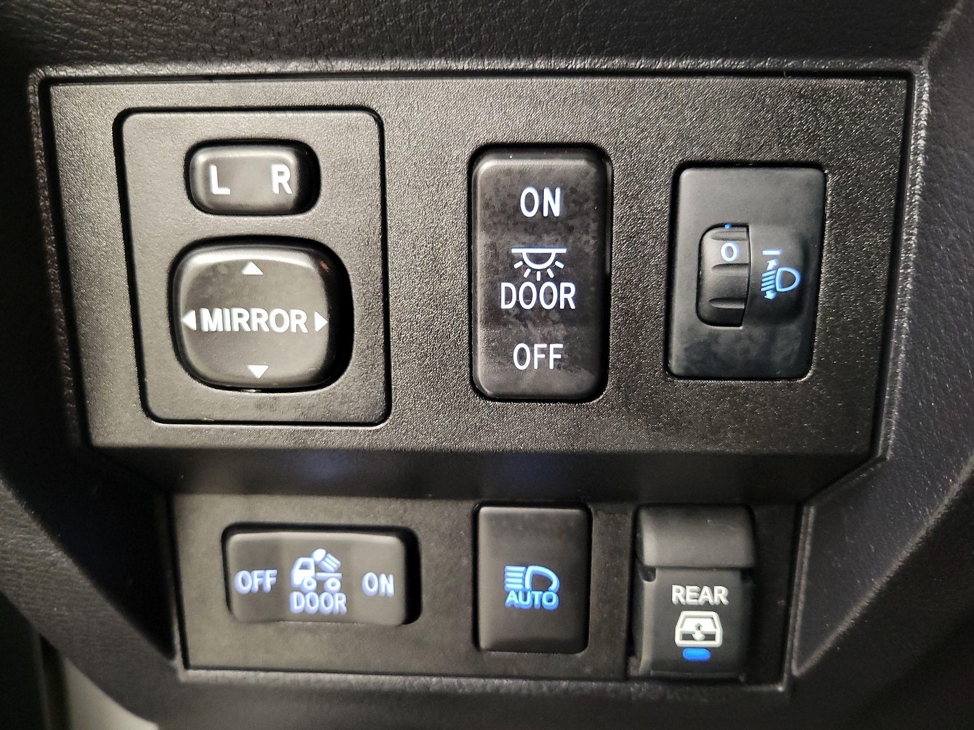 Thumbnail: 2021 Toyota Tundra - 13