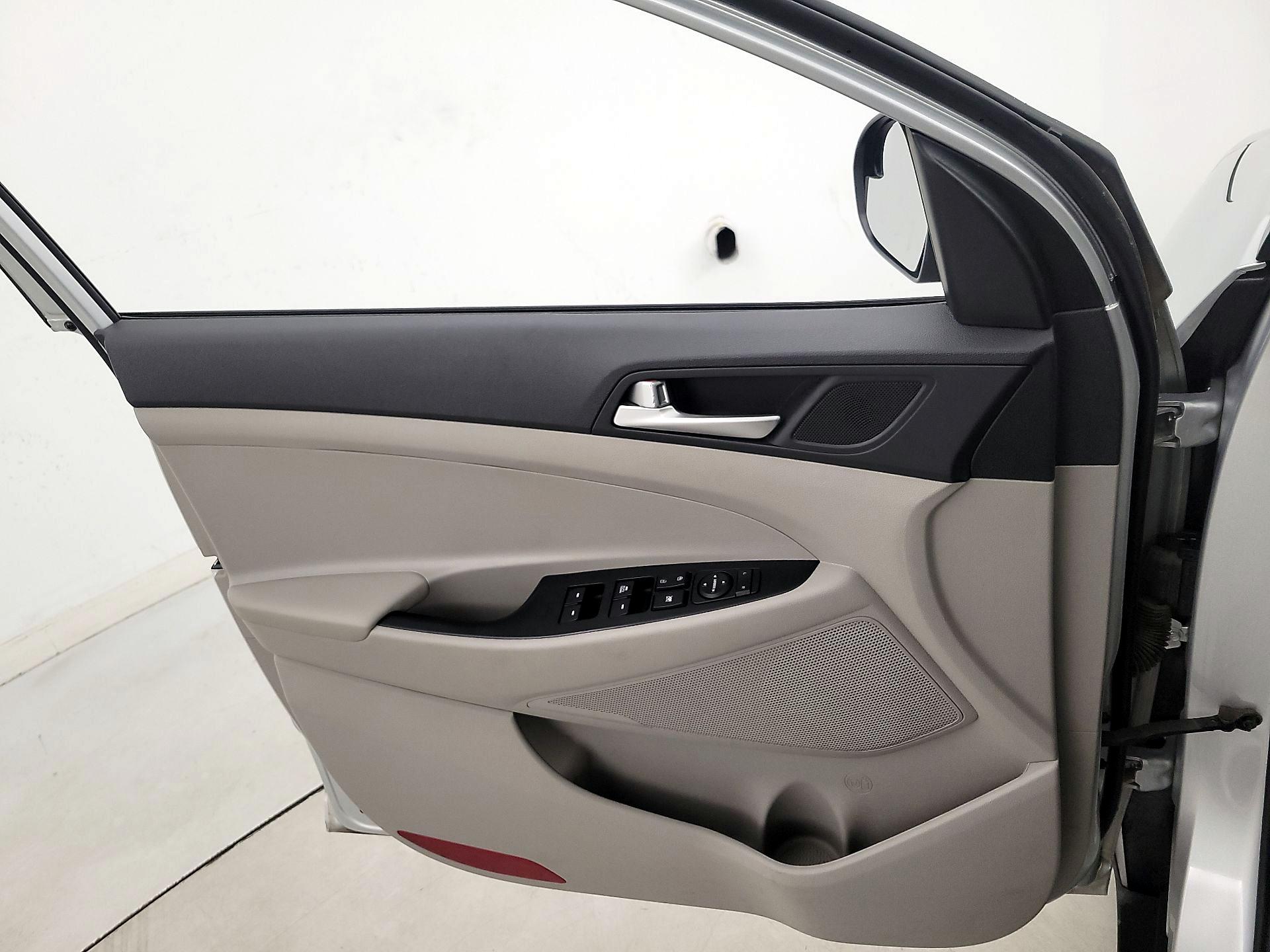 Thumbnail: 2019 Hyundai Tucson - 12