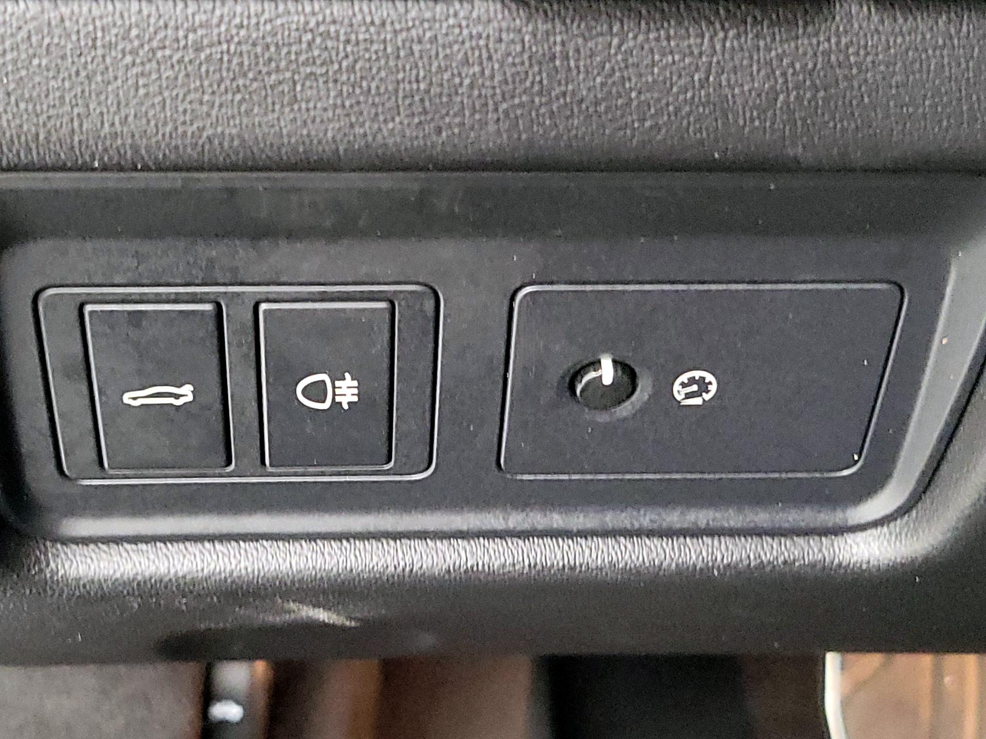 Thumbnail: 2016 Jaguar F-Type - 13