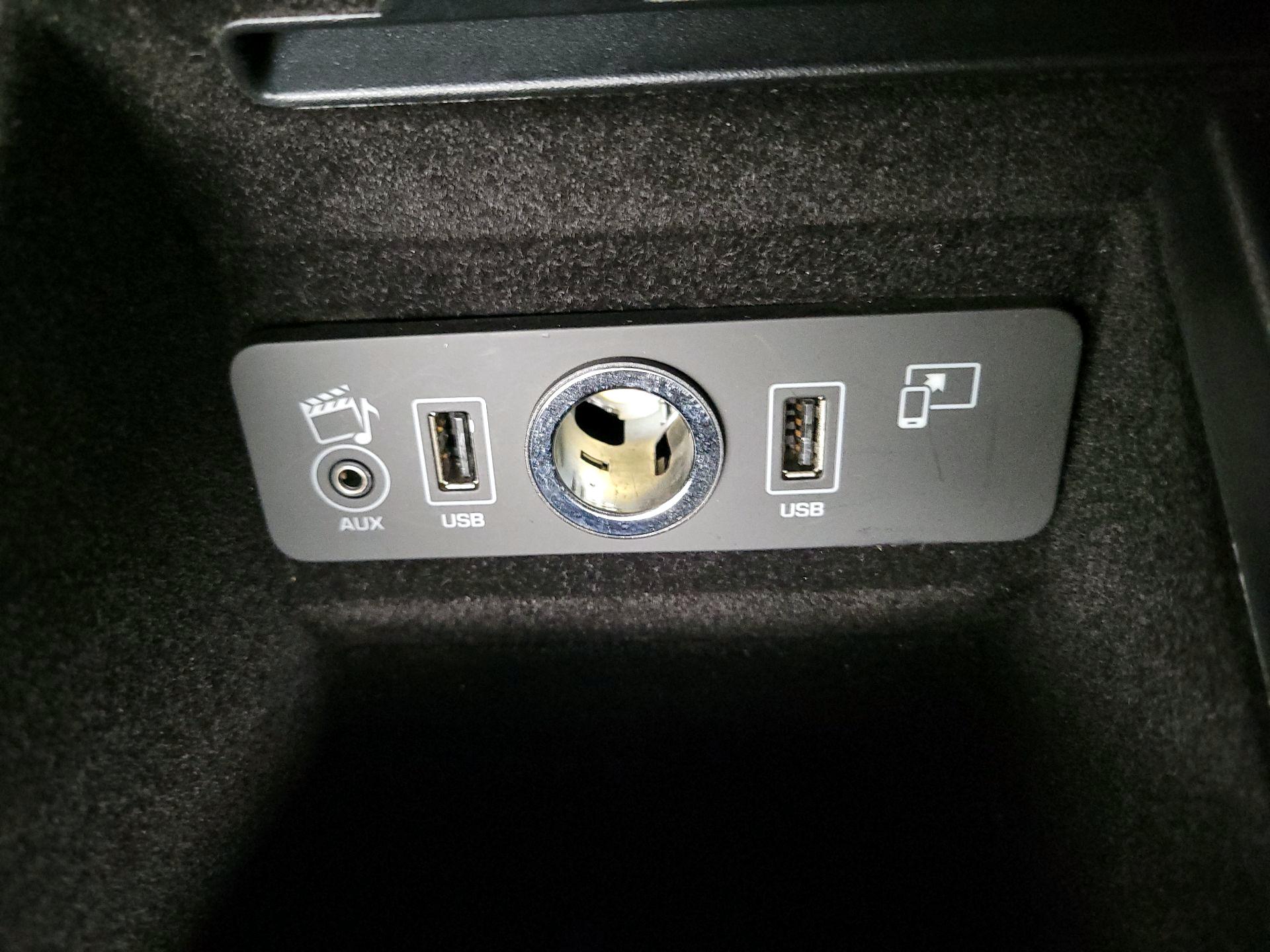 Thumbnail: 2016 Jaguar F-Type - 18