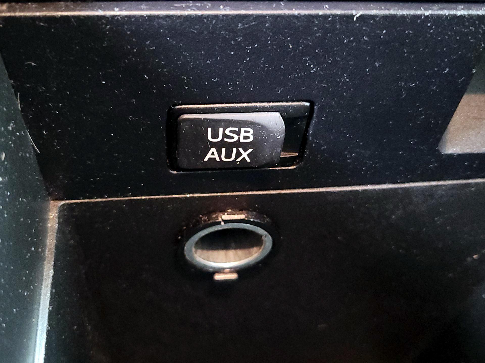 Thumbnail: 2014 Toyota Venza - 17