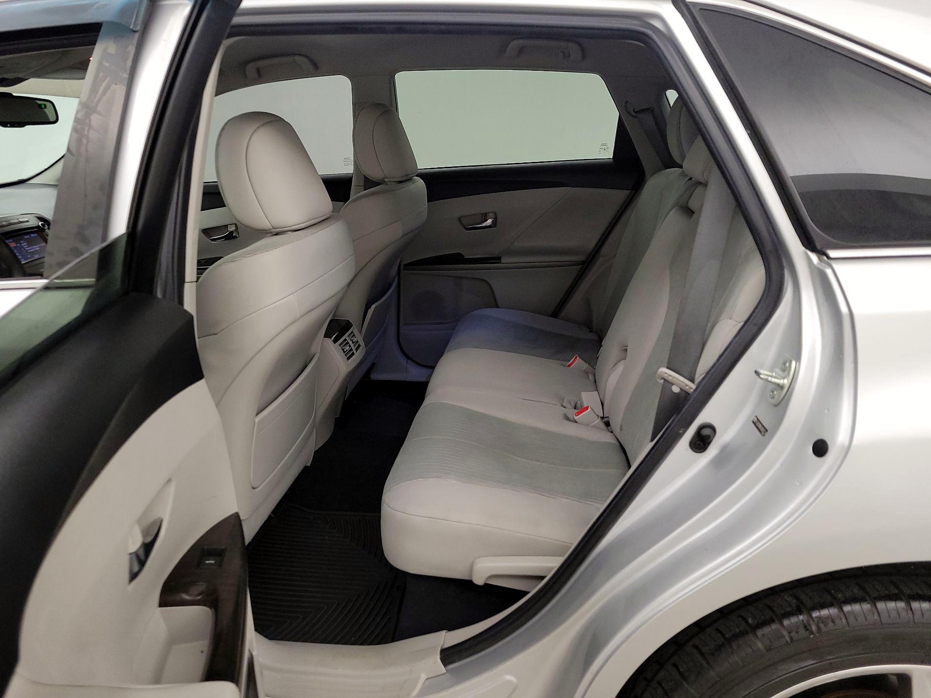 Thumbnail: 2014 Toyota Venza - 18