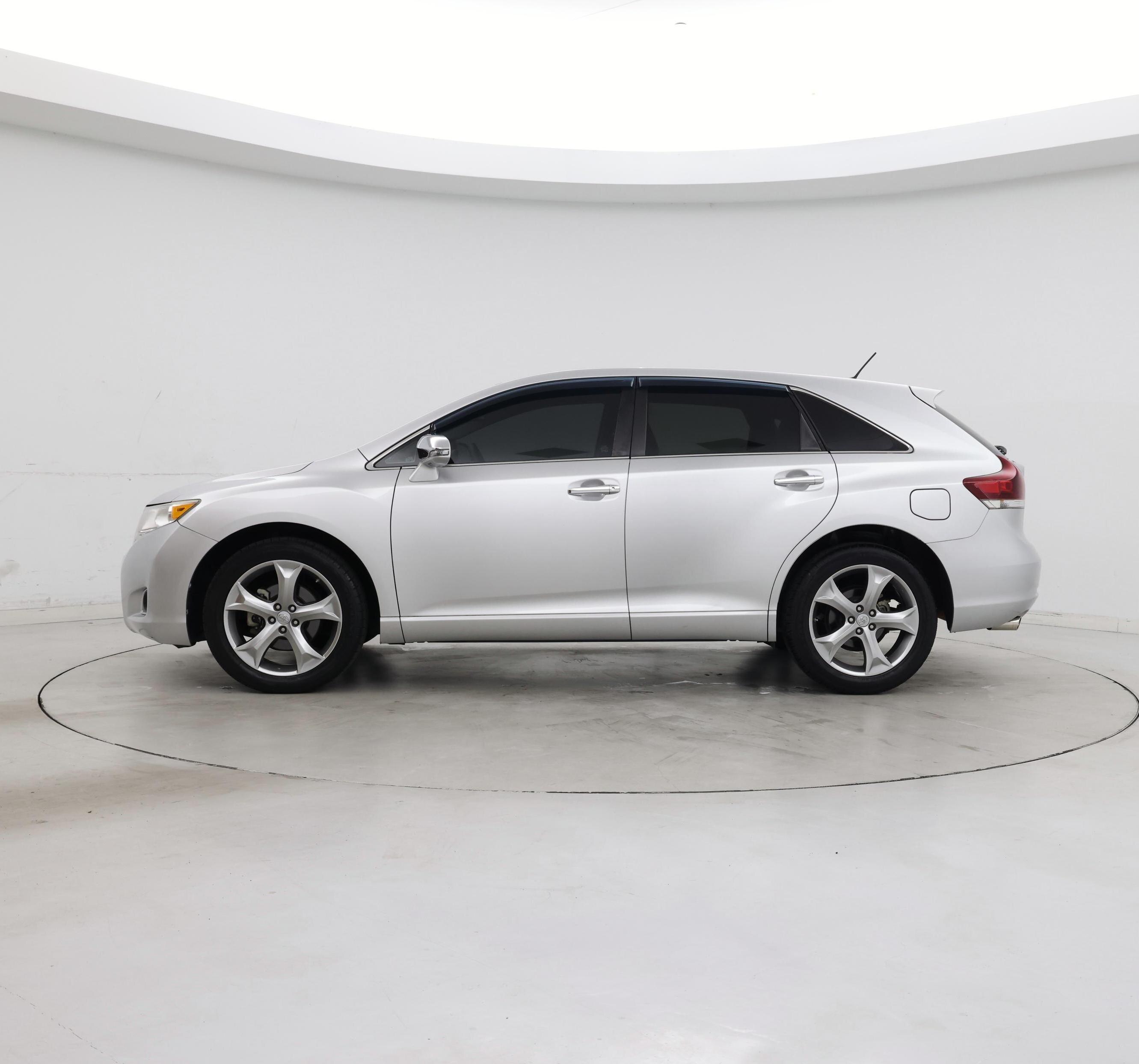 Thumbnail: 2014 Toyota Venza - 3