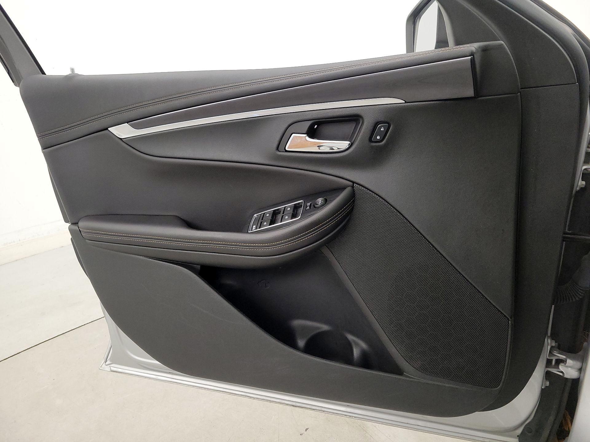 Thumbnail: 2017 Chevrolet Impala - 12