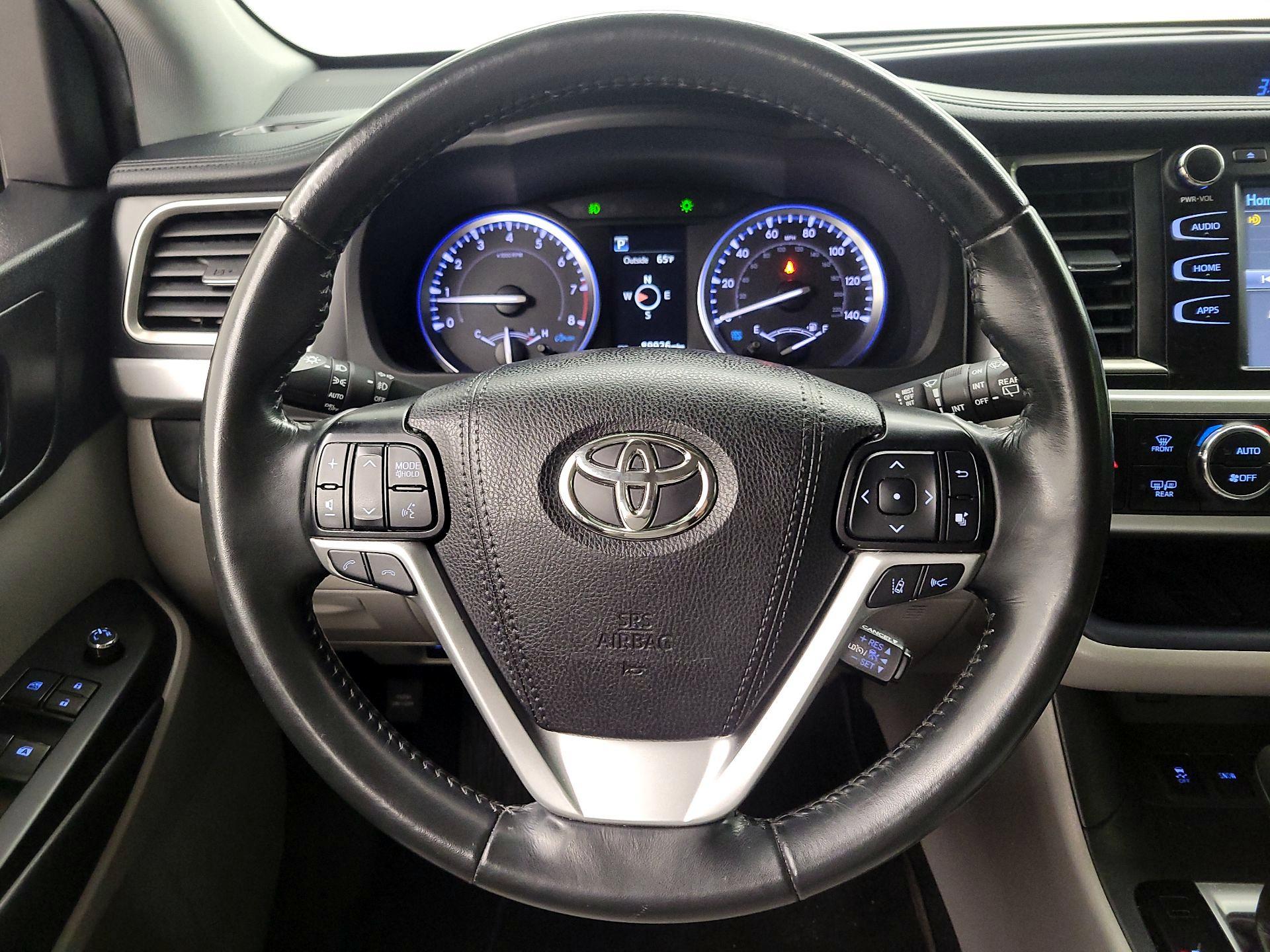 Thumbnail: 2019 Toyota Highlander - 10