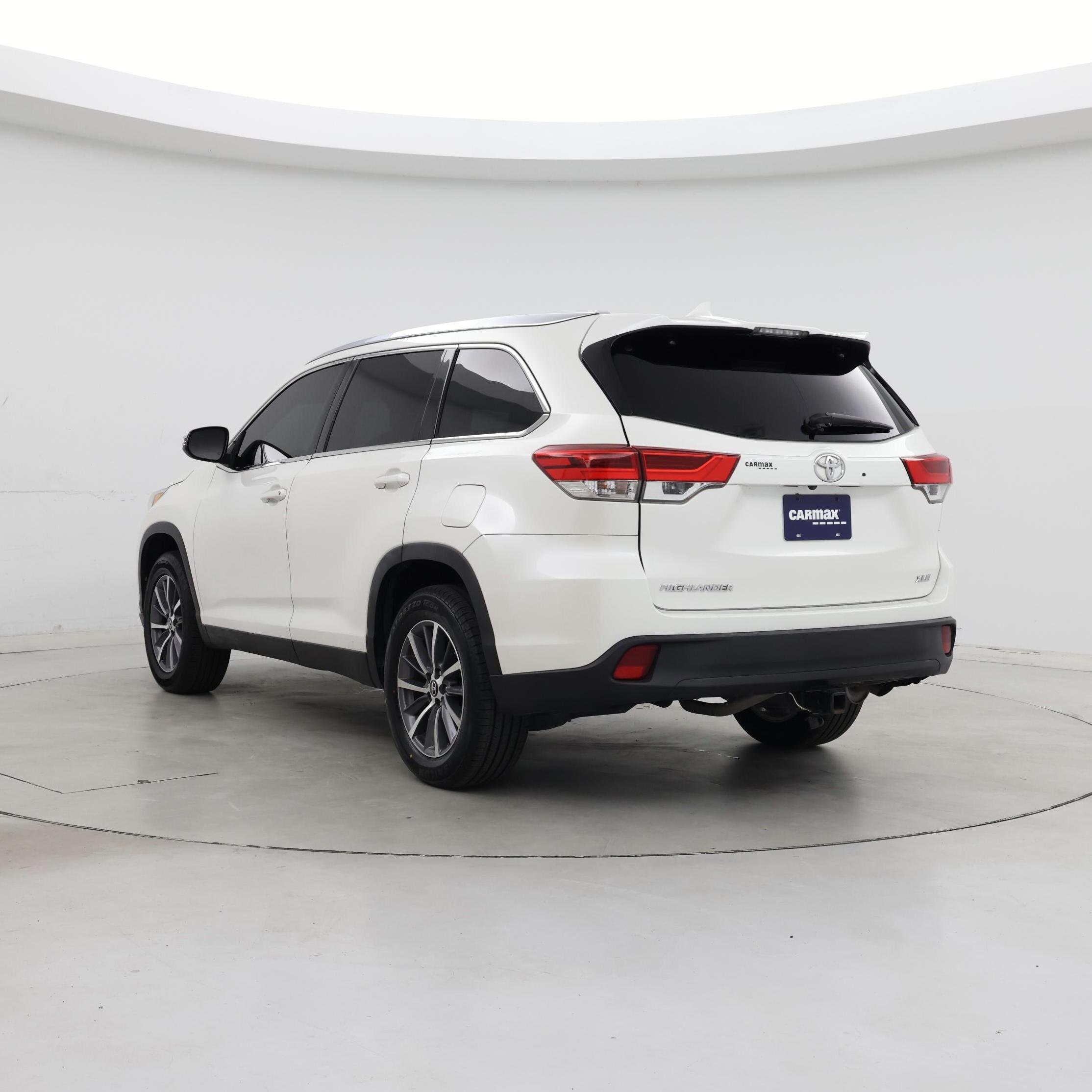 Thumbnail: 2019 Toyota Highlander - 2