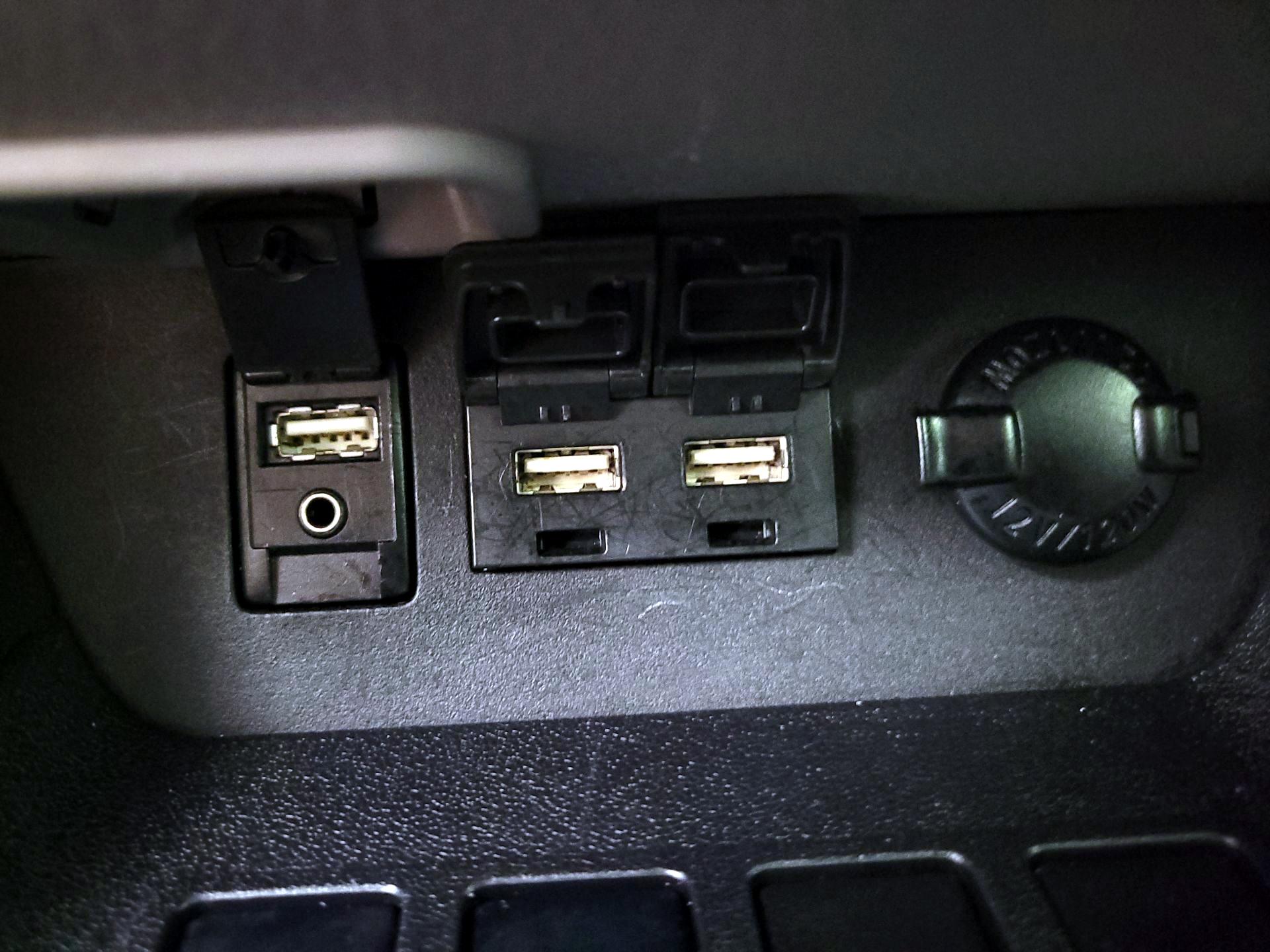 Thumbnail: 2019 Toyota Highlander - 19