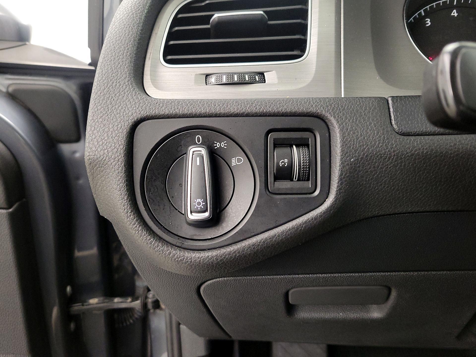 Thumbnail: 2017 Volkswagen Golf - 13