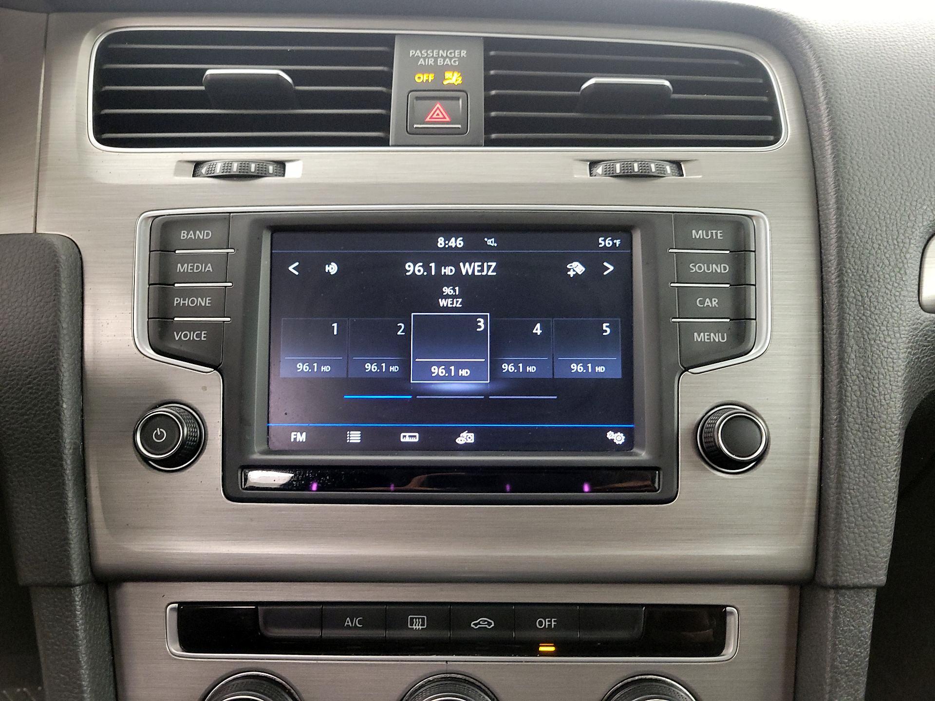 Thumbnail: 2017 Volkswagen Golf - 15