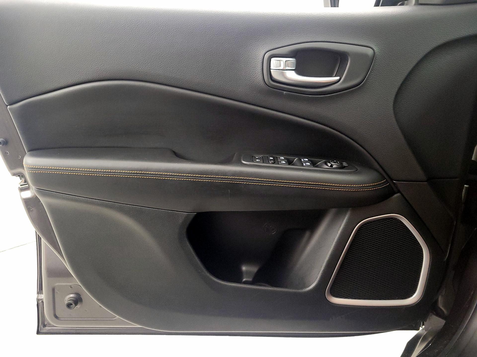 Thumbnail: 2018 Jeep Compass - 12