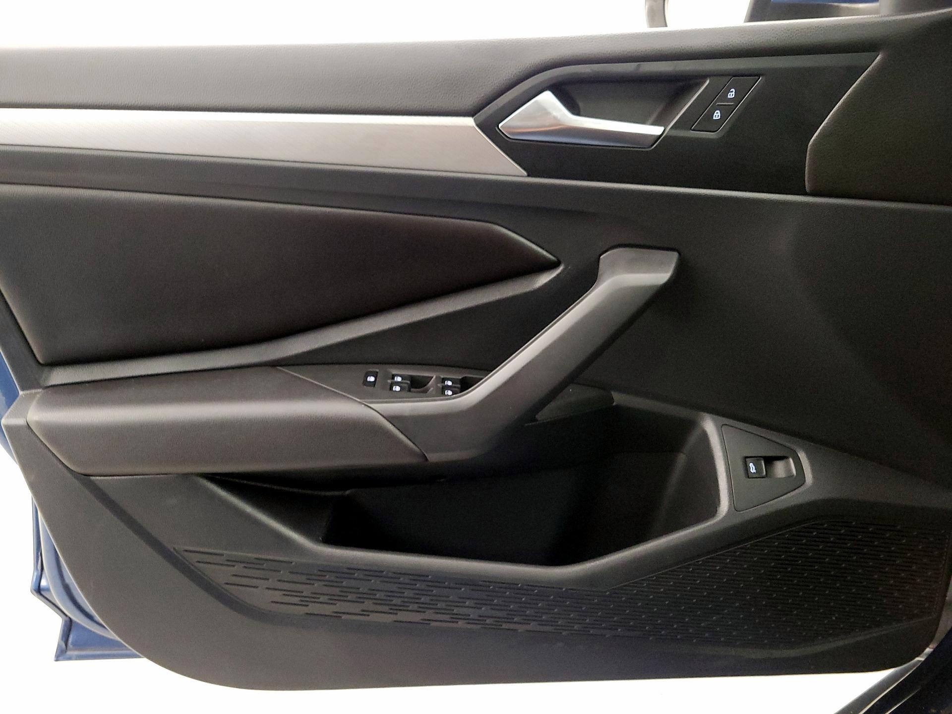 Thumbnail: 2019 Volkswagen Jetta - 12