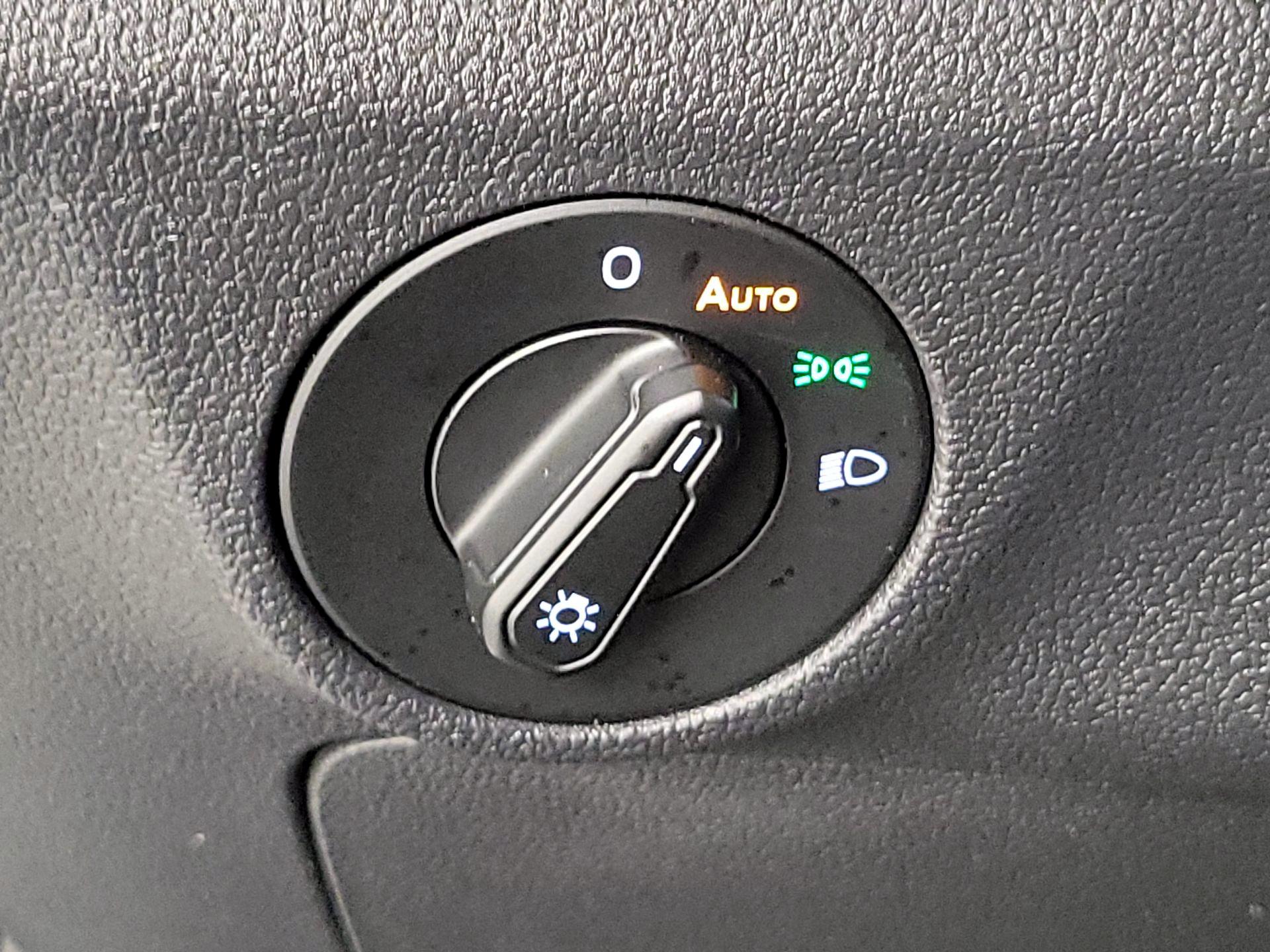 Thumbnail: 2019 Volkswagen Jetta - 13