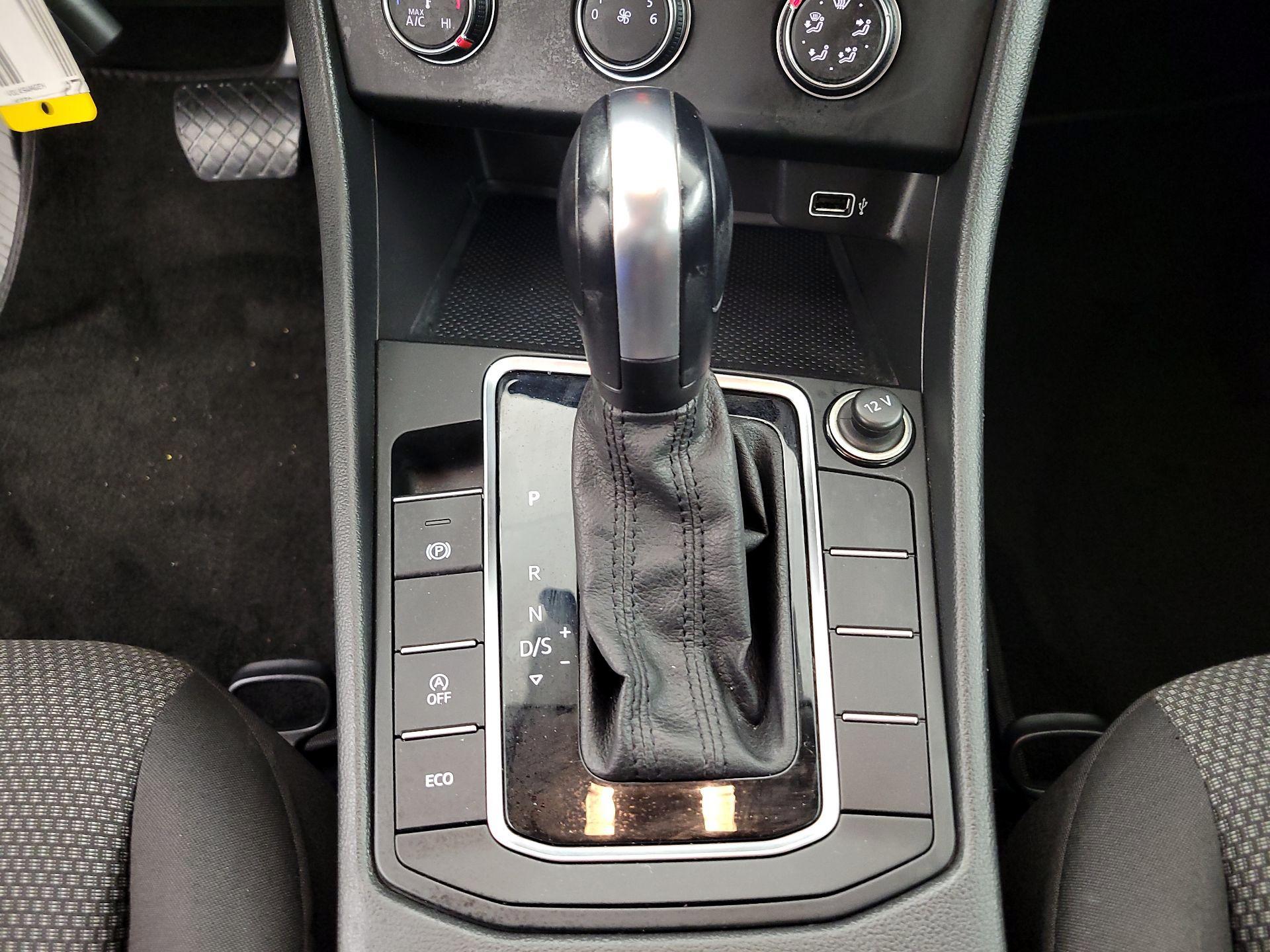 Thumbnail: 2019 Volkswagen Jetta - 17