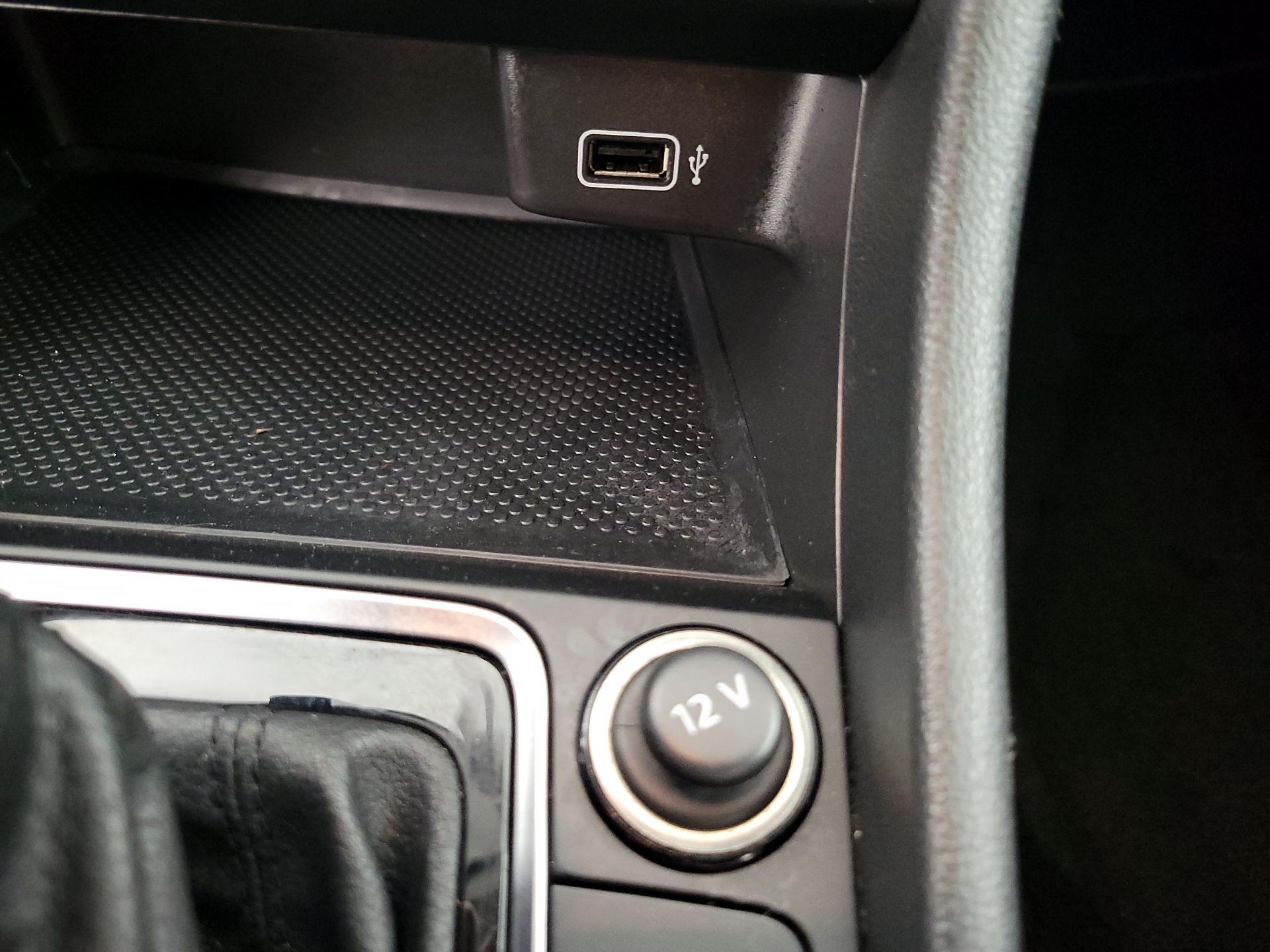 Thumbnail: 2019 Volkswagen Jetta - 18