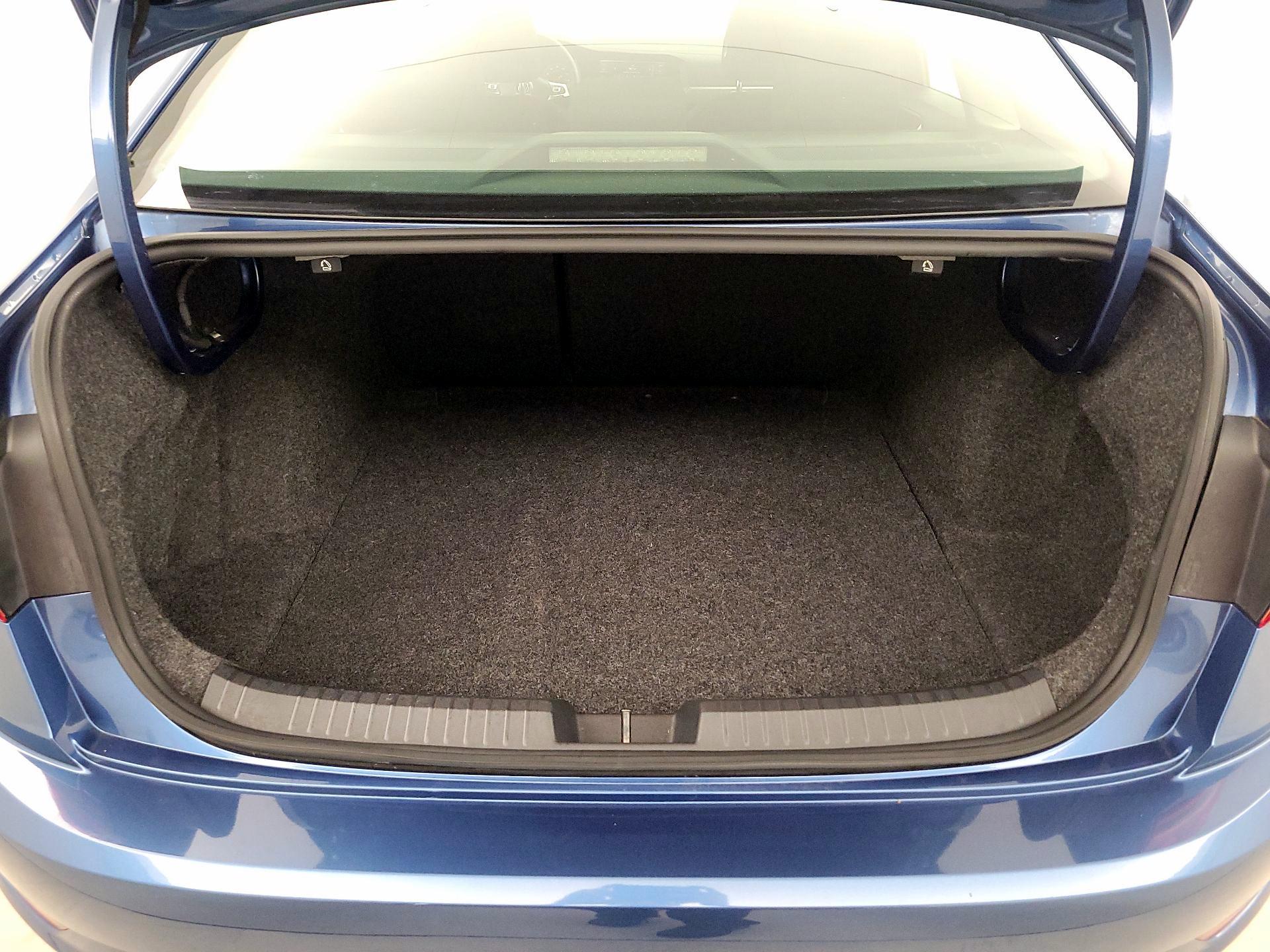 Thumbnail: 2019 Volkswagen Jetta - 20