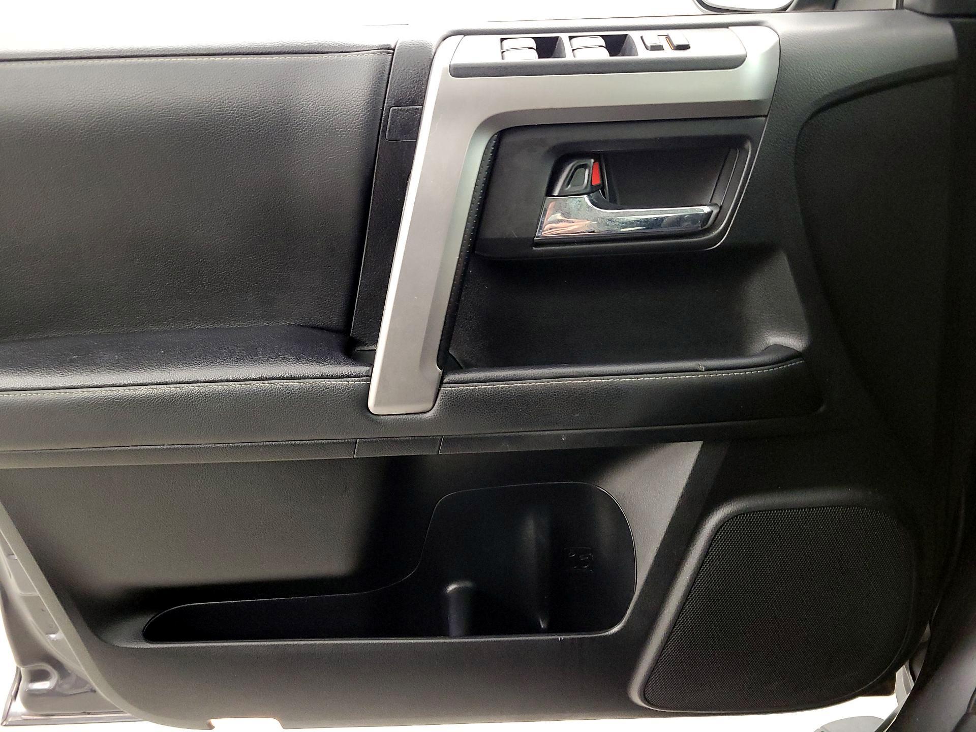 Thumbnail: 2020 Toyota 4Runner - 12