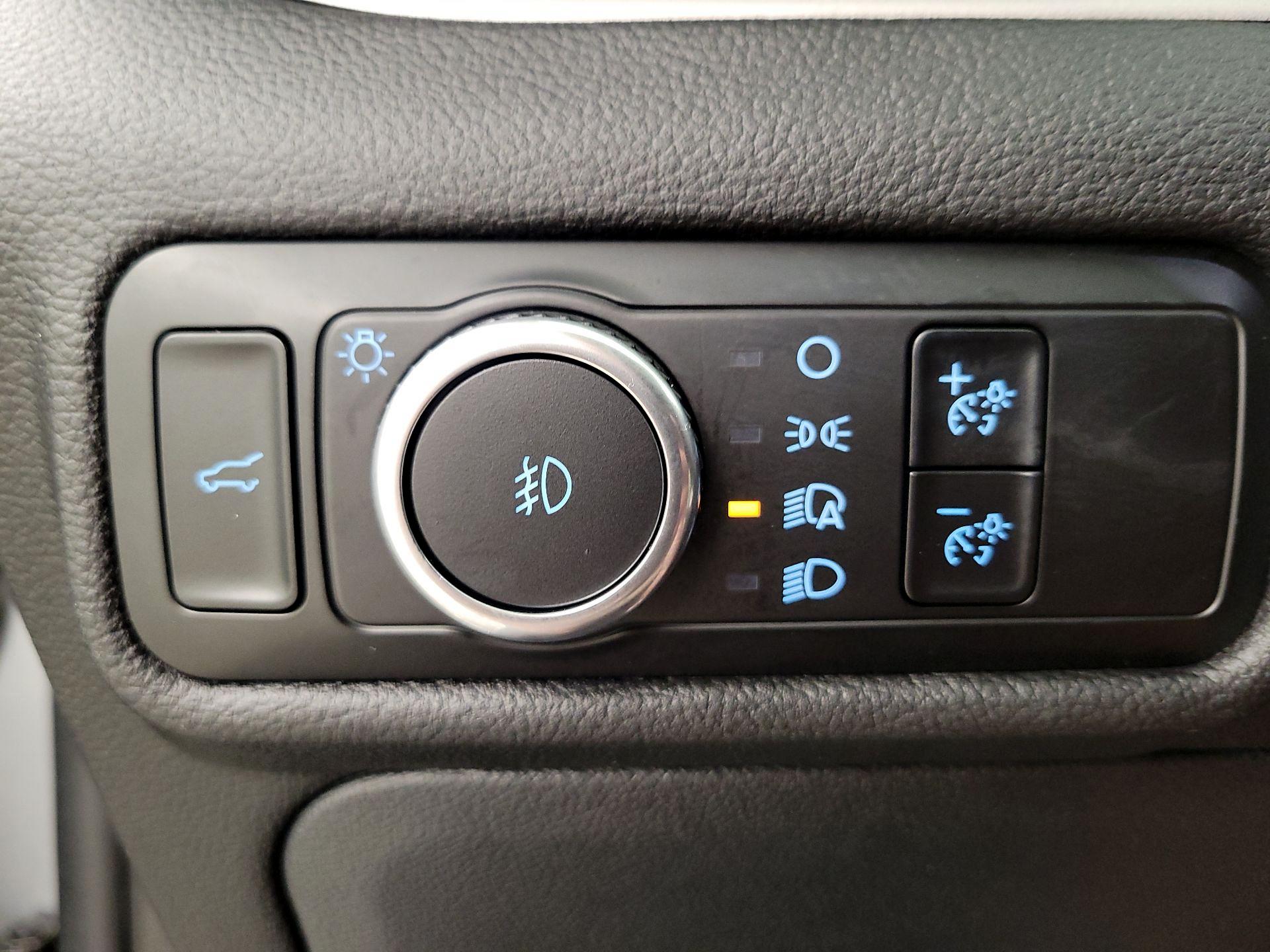 Thumbnail: 2023 Ford Explorer - 13