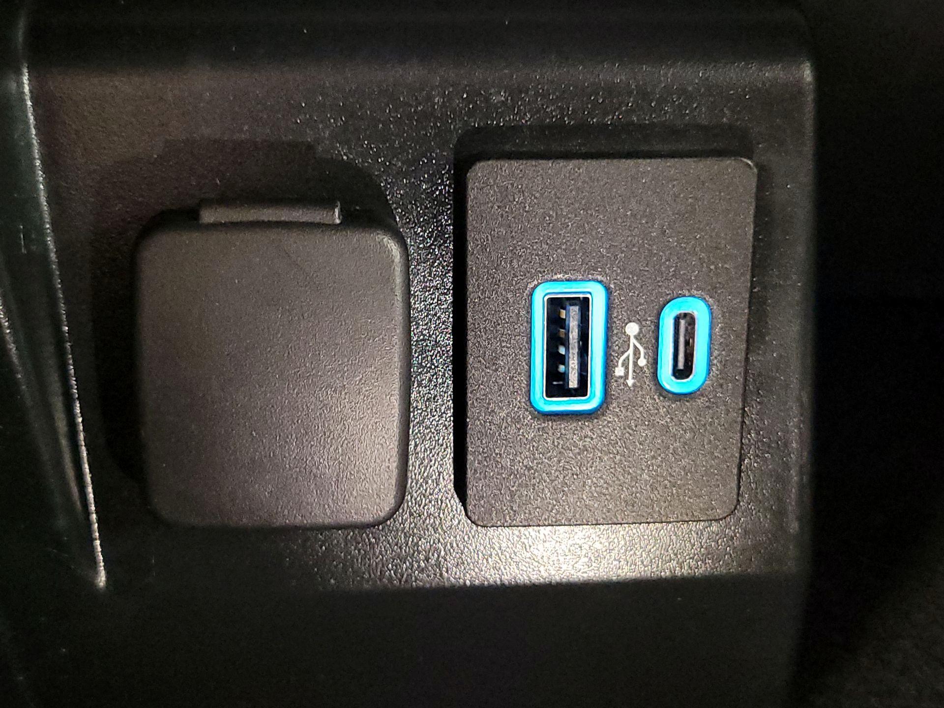 Thumbnail: 2023 Ford Explorer - 18