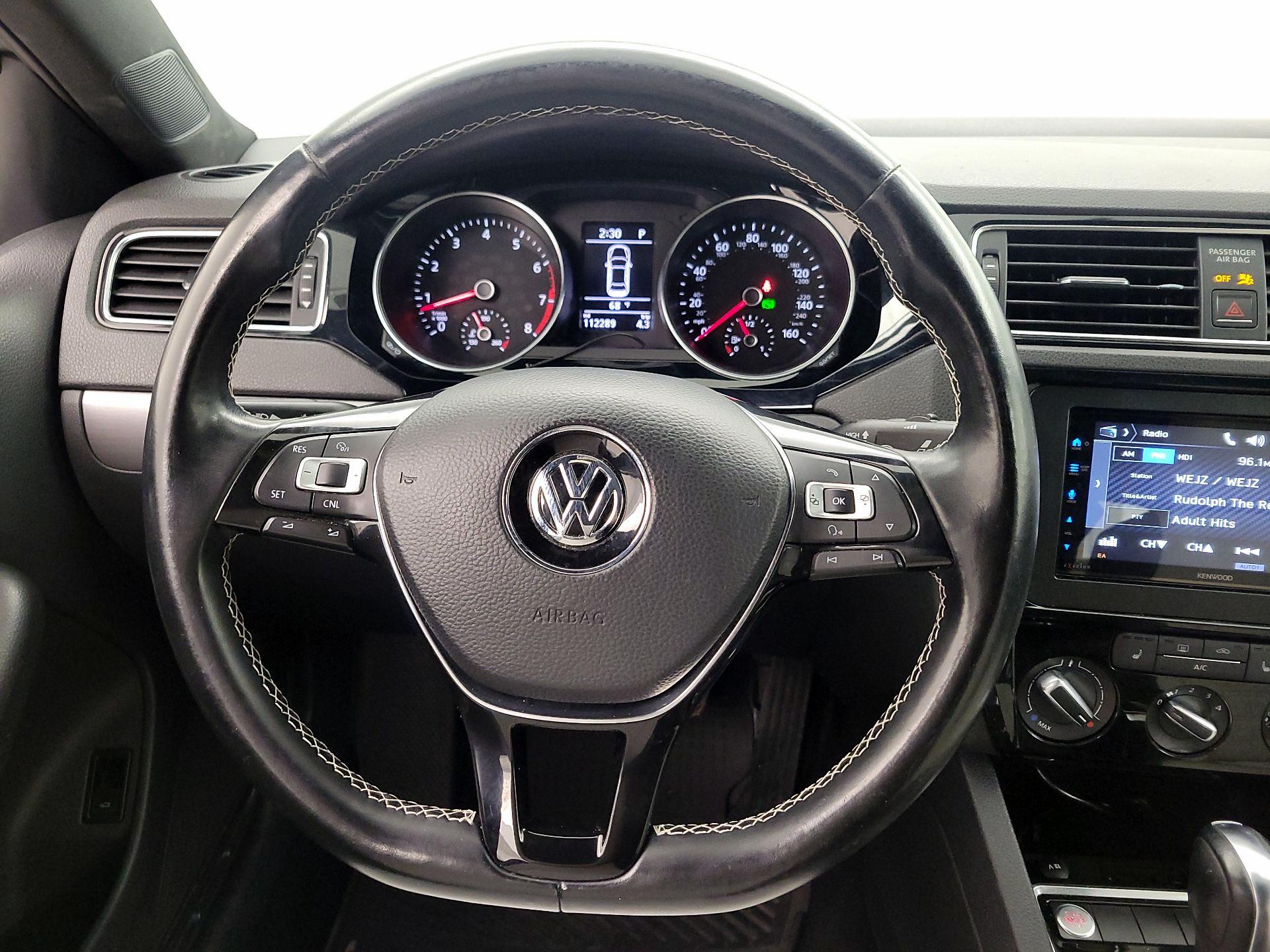 Thumbnail: 2016 Volkswagen Jetta - 10