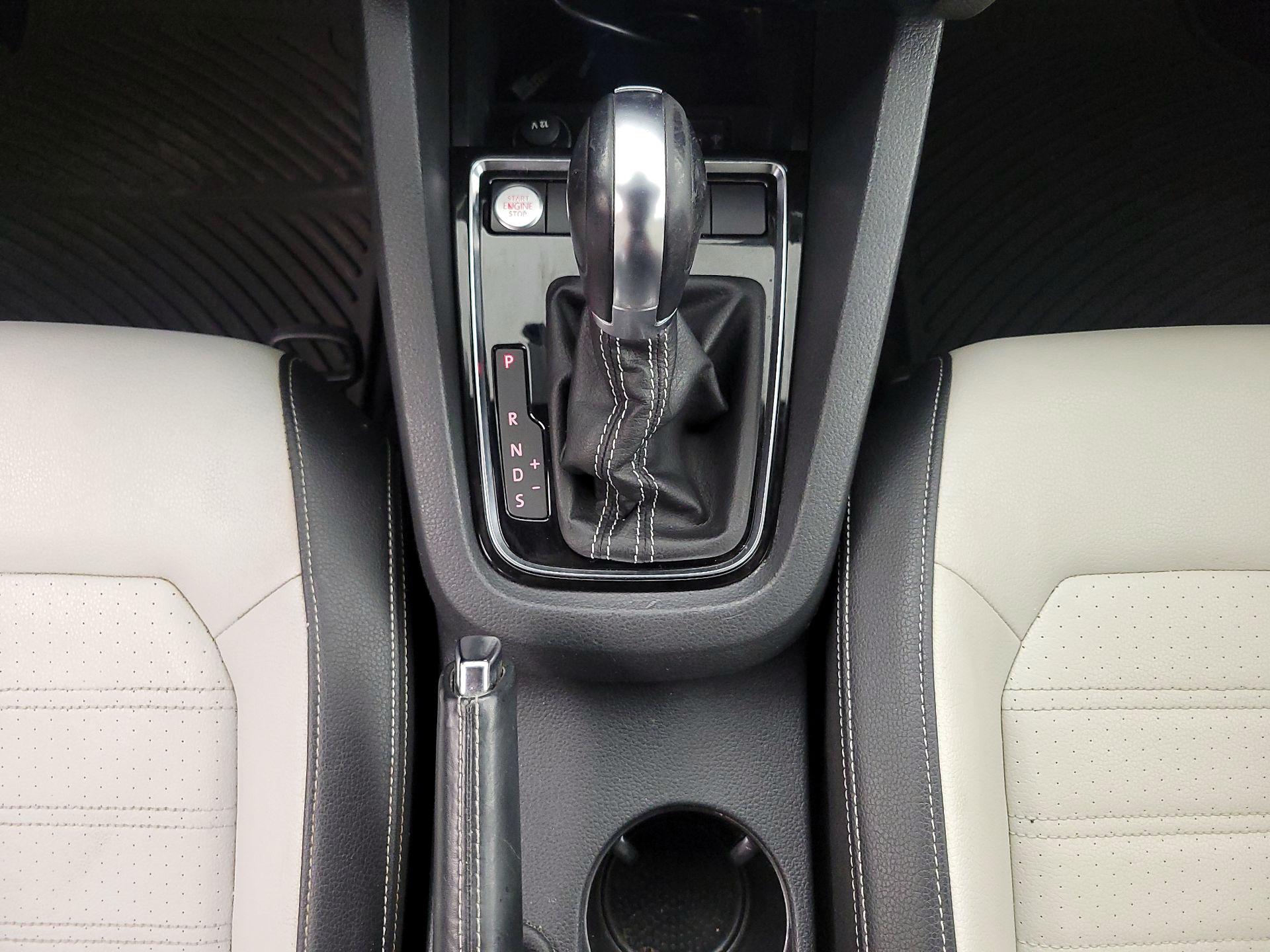 Thumbnail: 2016 Volkswagen Jetta - 17