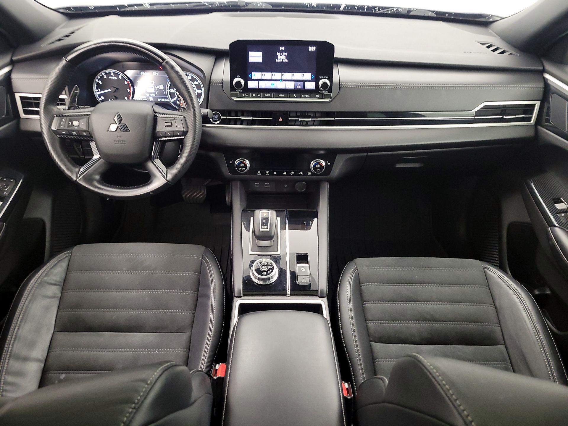 Thumbnail: 2022 Mitsubishi Outlander - 9