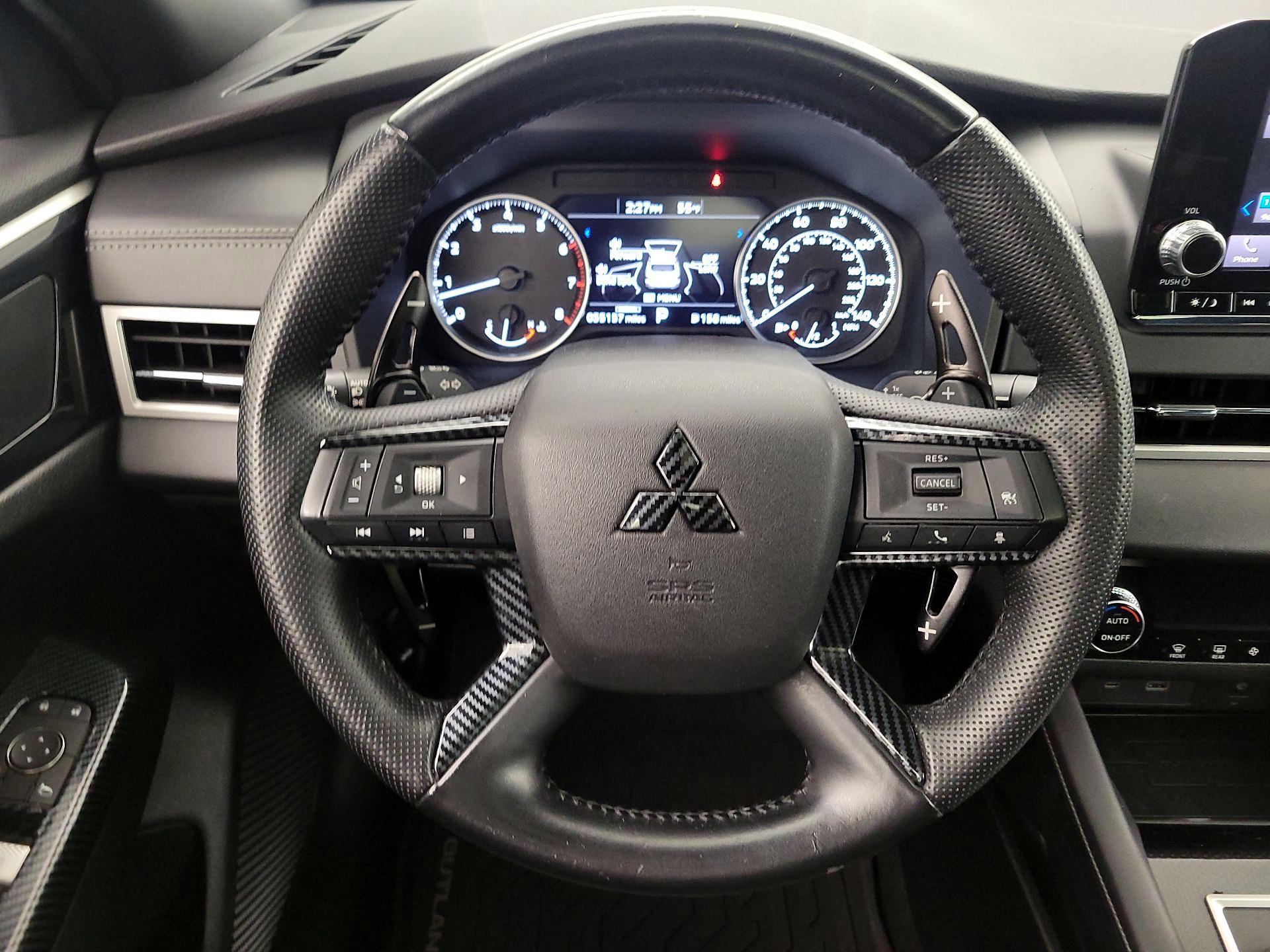 Thumbnail: 2022 Mitsubishi Outlander - 10