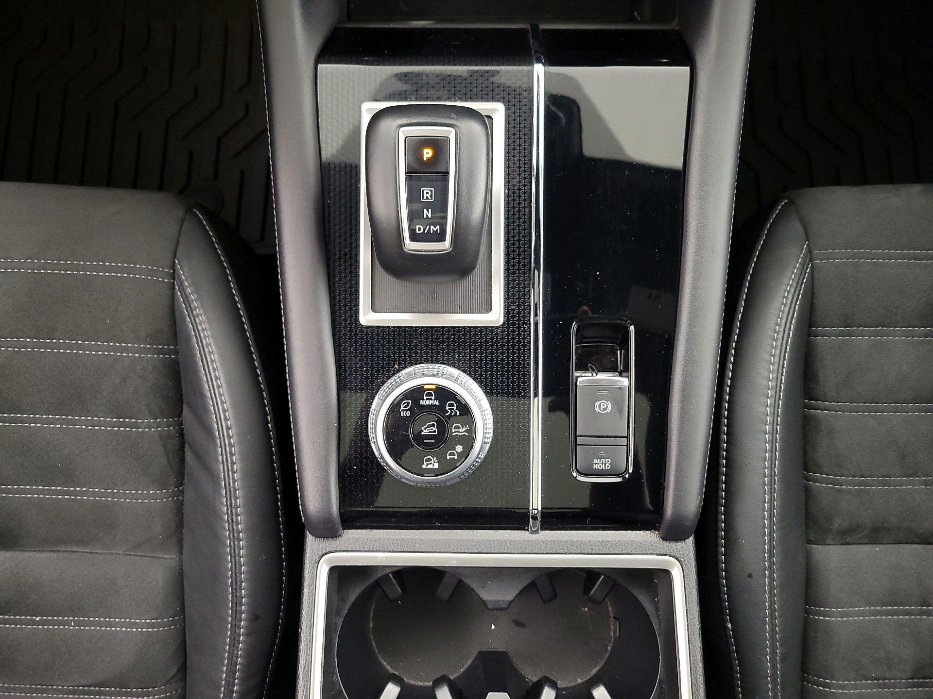 Thumbnail: 2022 Mitsubishi Outlander - 17