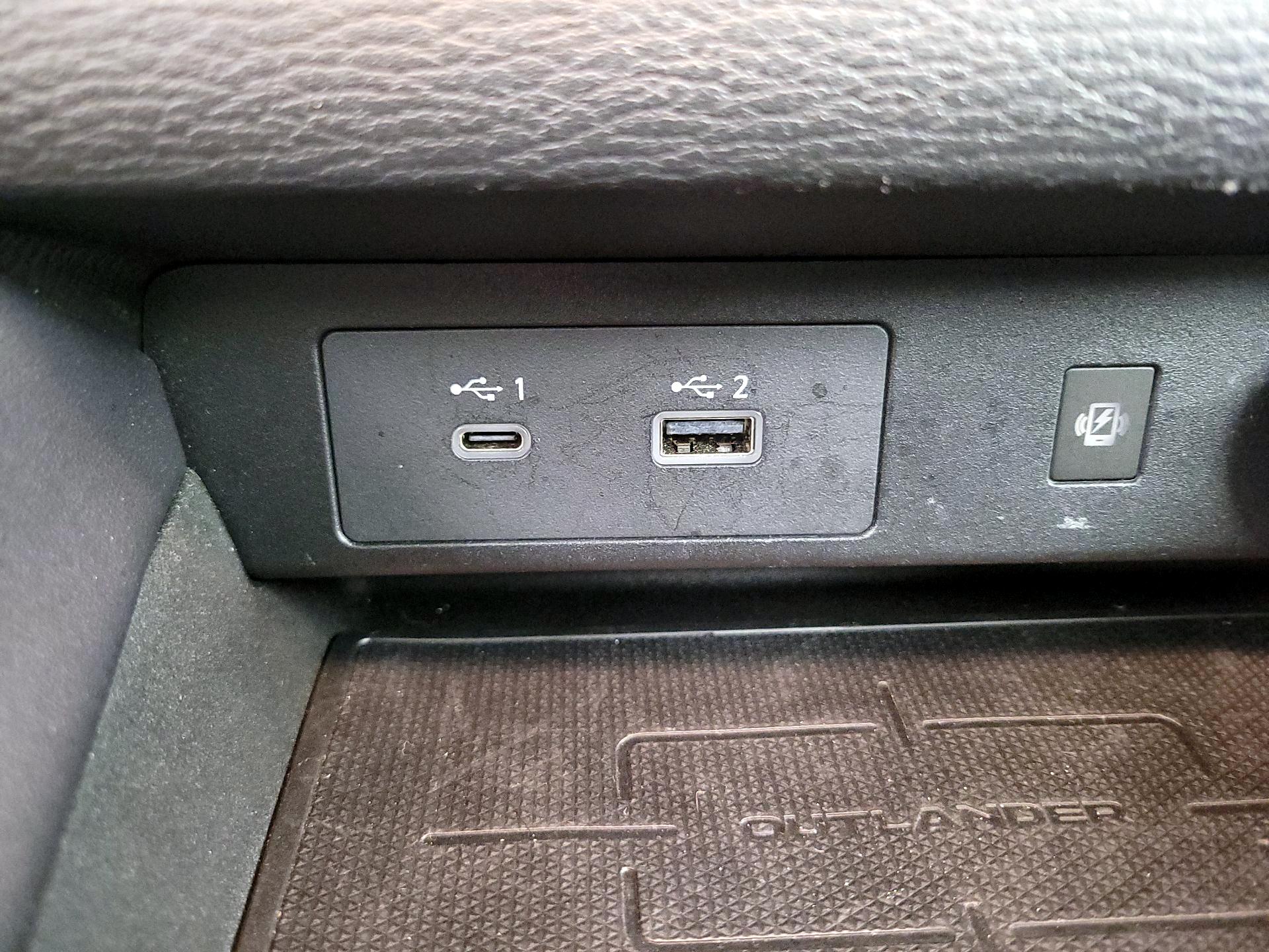 Thumbnail: 2022 Mitsubishi Outlander - 18