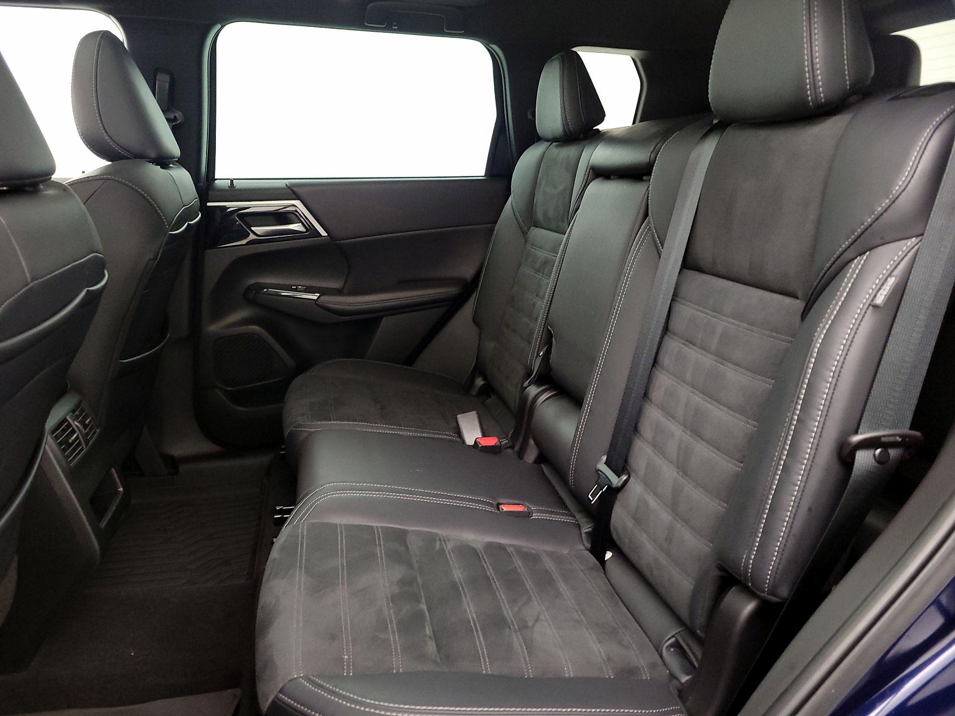 Thumbnail: 2022 Mitsubishi Outlander - 20