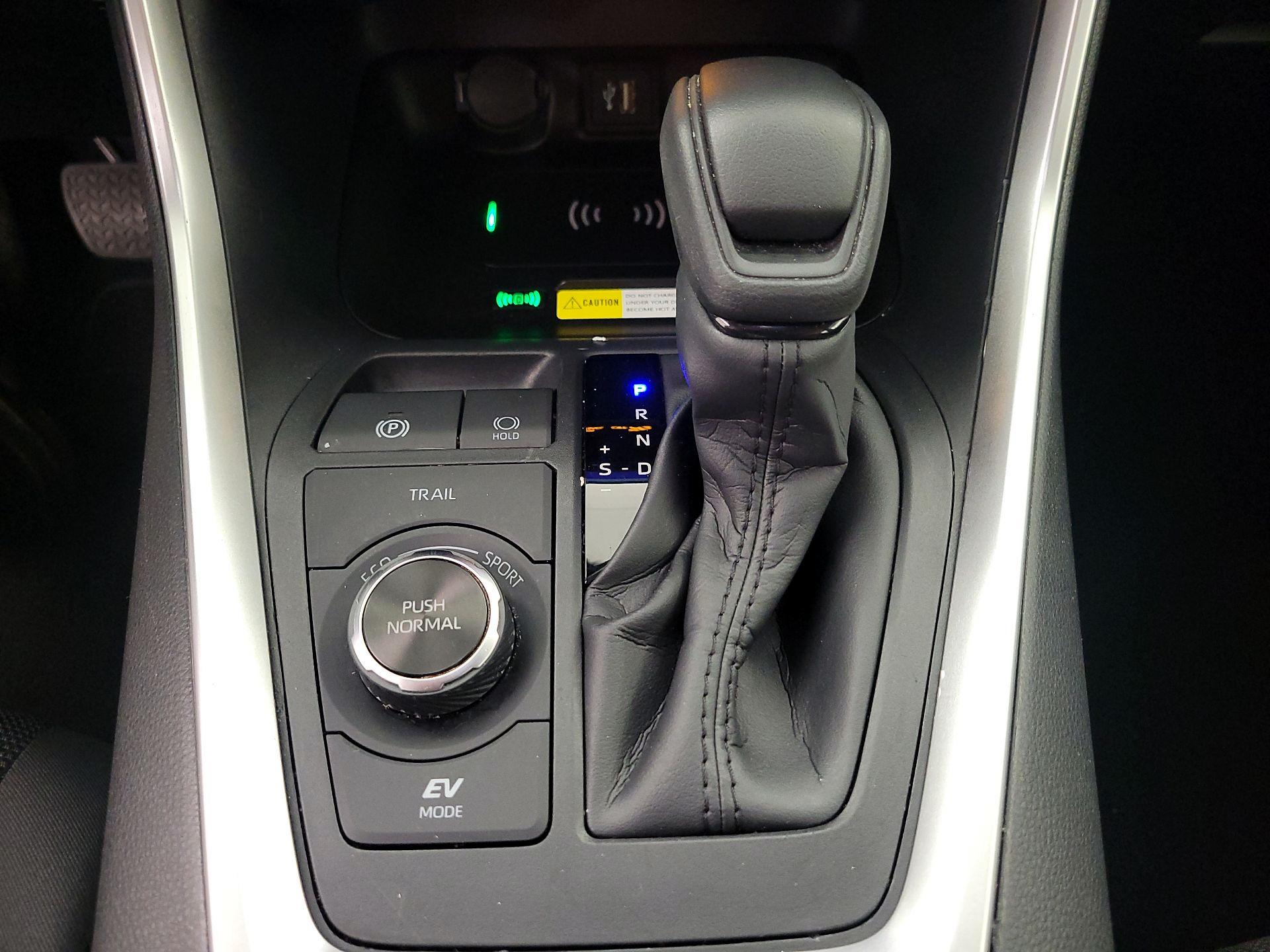 Thumbnail: 2023 Toyota RAV4 - 17