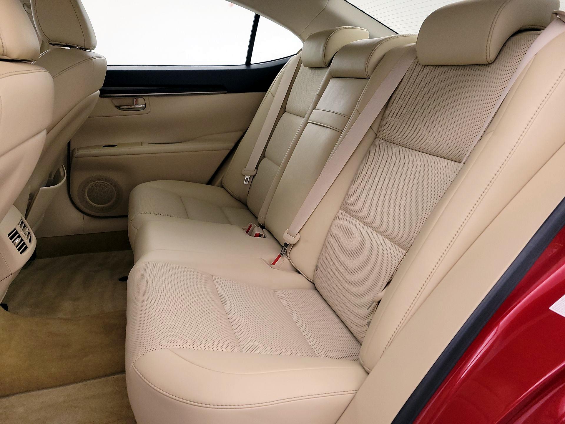 Thumbnail: 2014 Lexus ES - 19