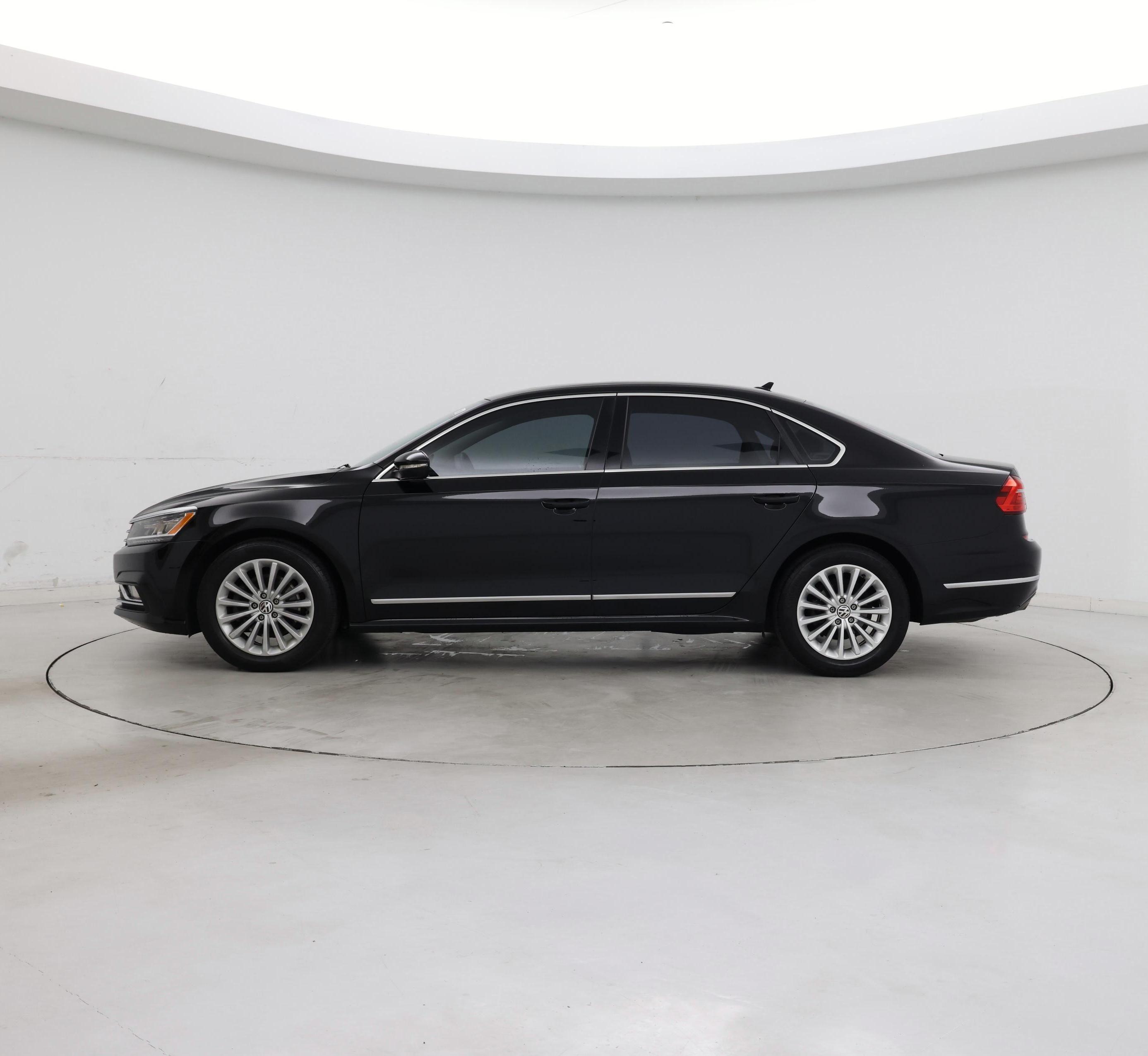 Thumbnail: 2016 Volkswagen Passat - 3