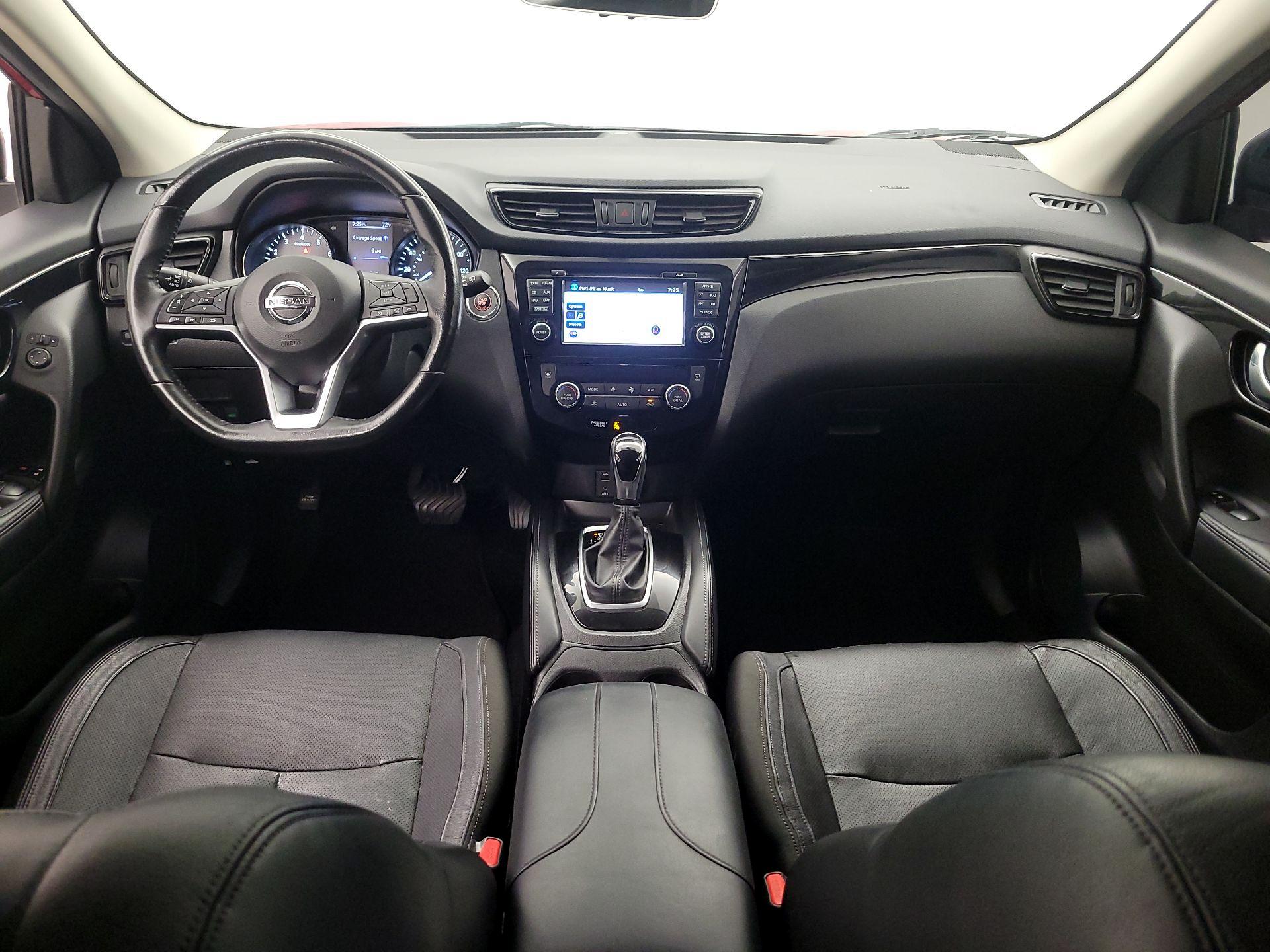 Thumbnail: 2017 Nissan Rogue Sport - 9