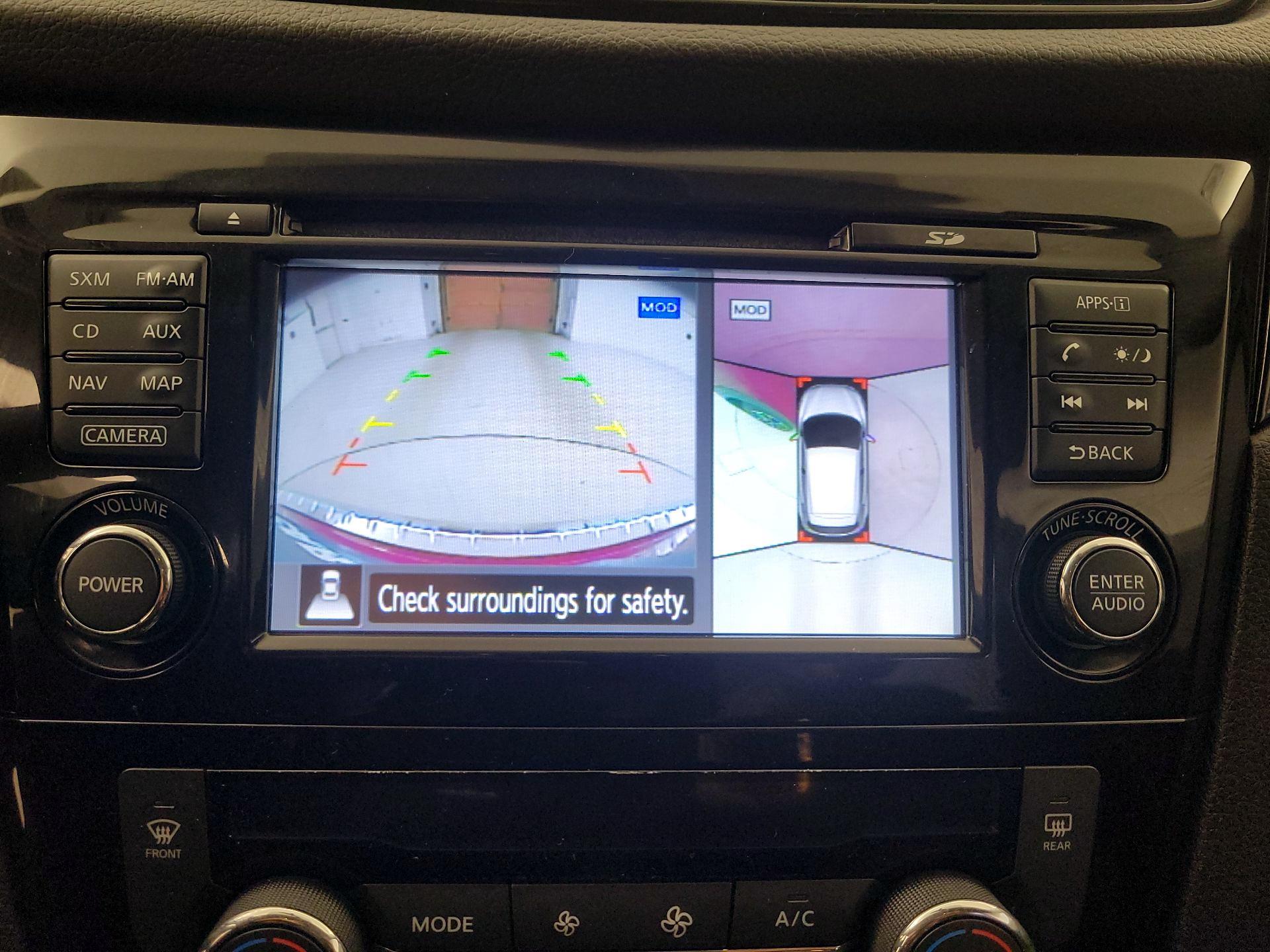 Thumbnail: 2017 Nissan Rogue Sport - 15