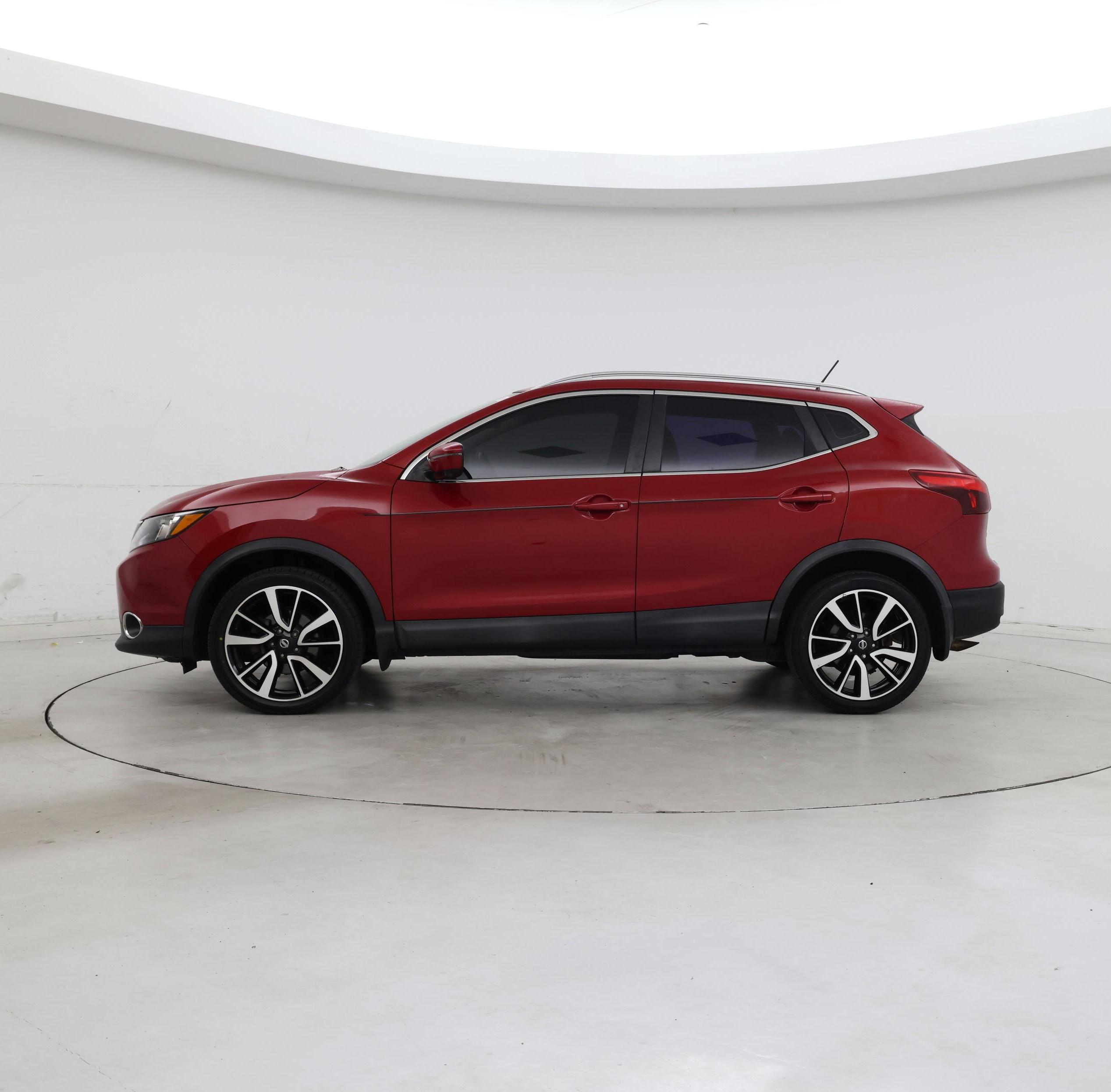 Thumbnail: 2017 Nissan Rogue Sport - 3