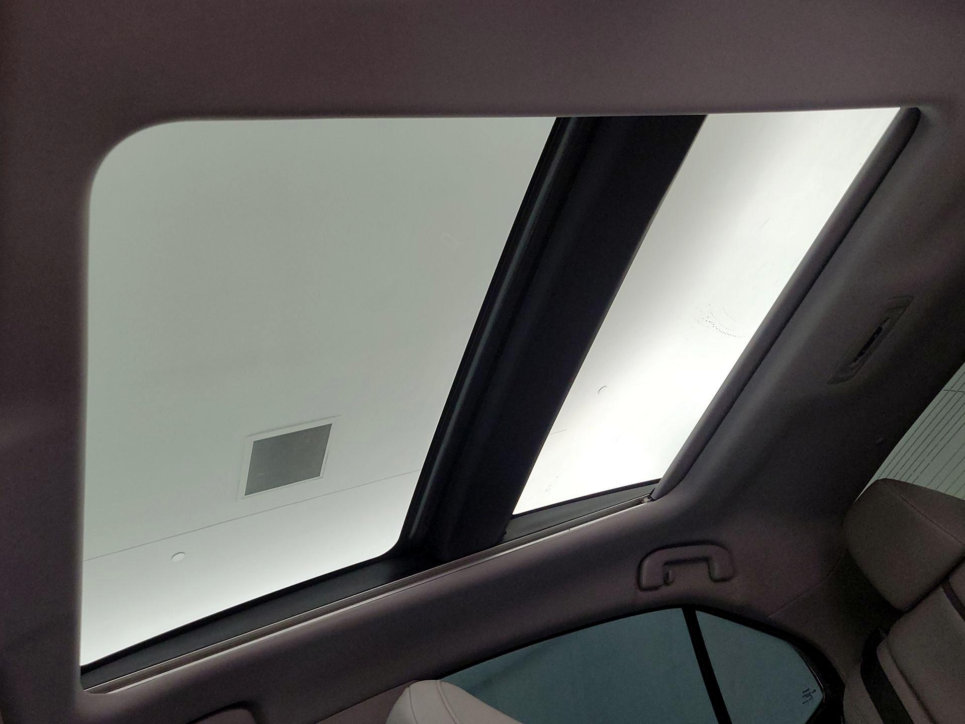 Thumbnail: 2022 Toyota Camry - 19