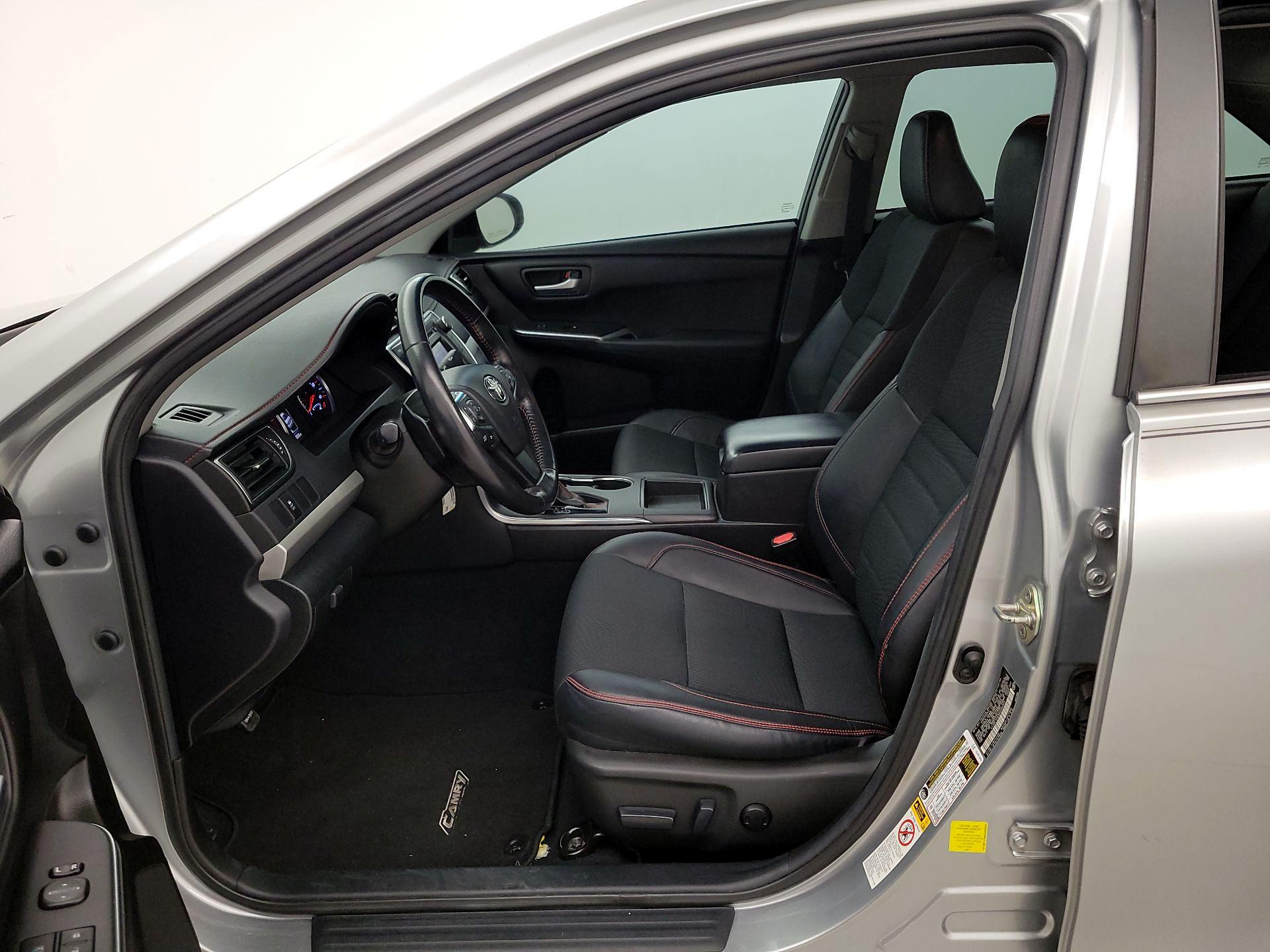 Thumbnail: 2016 Toyota Camry - 11