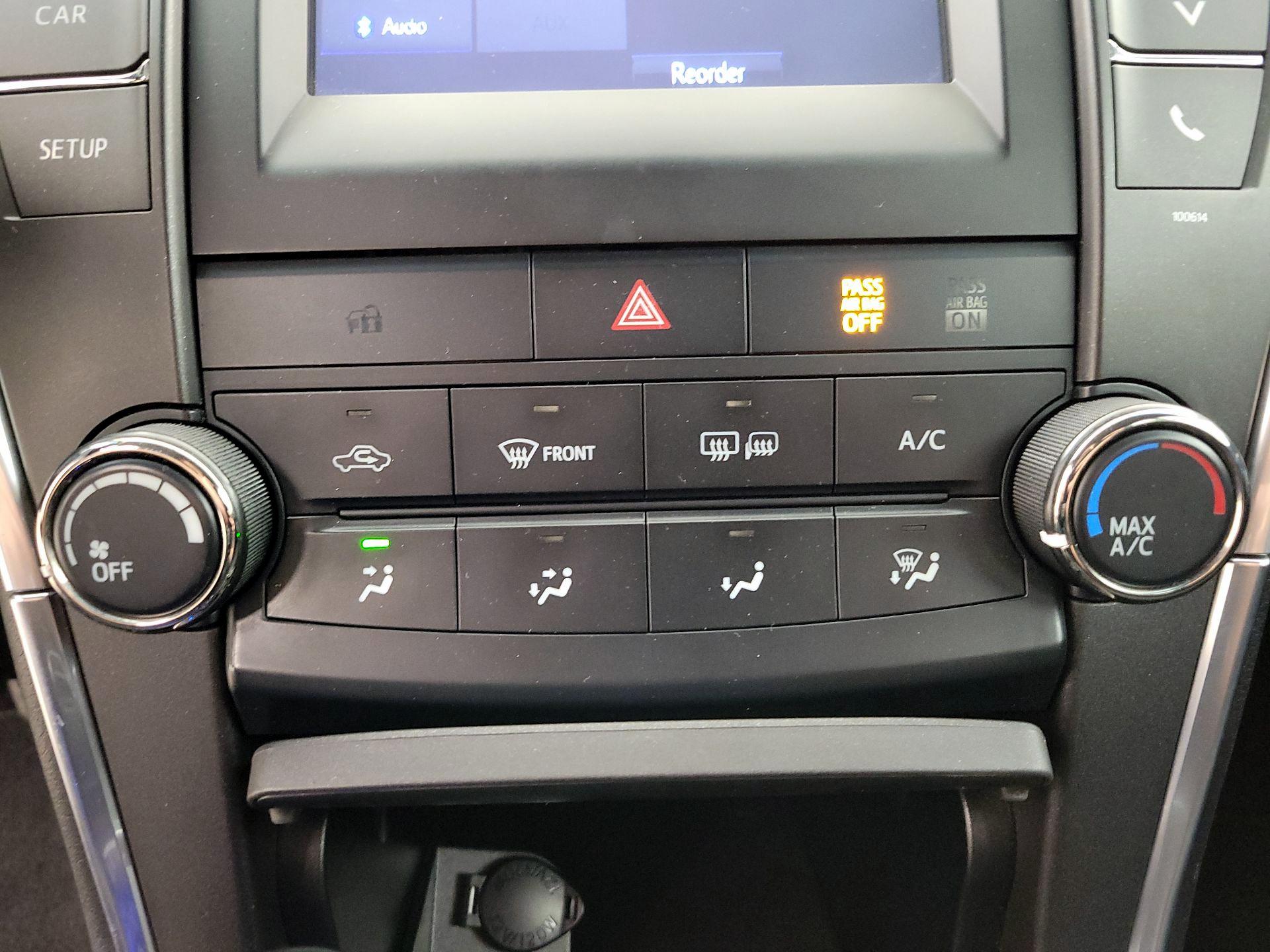 Thumbnail: 2016 Toyota Camry - 16