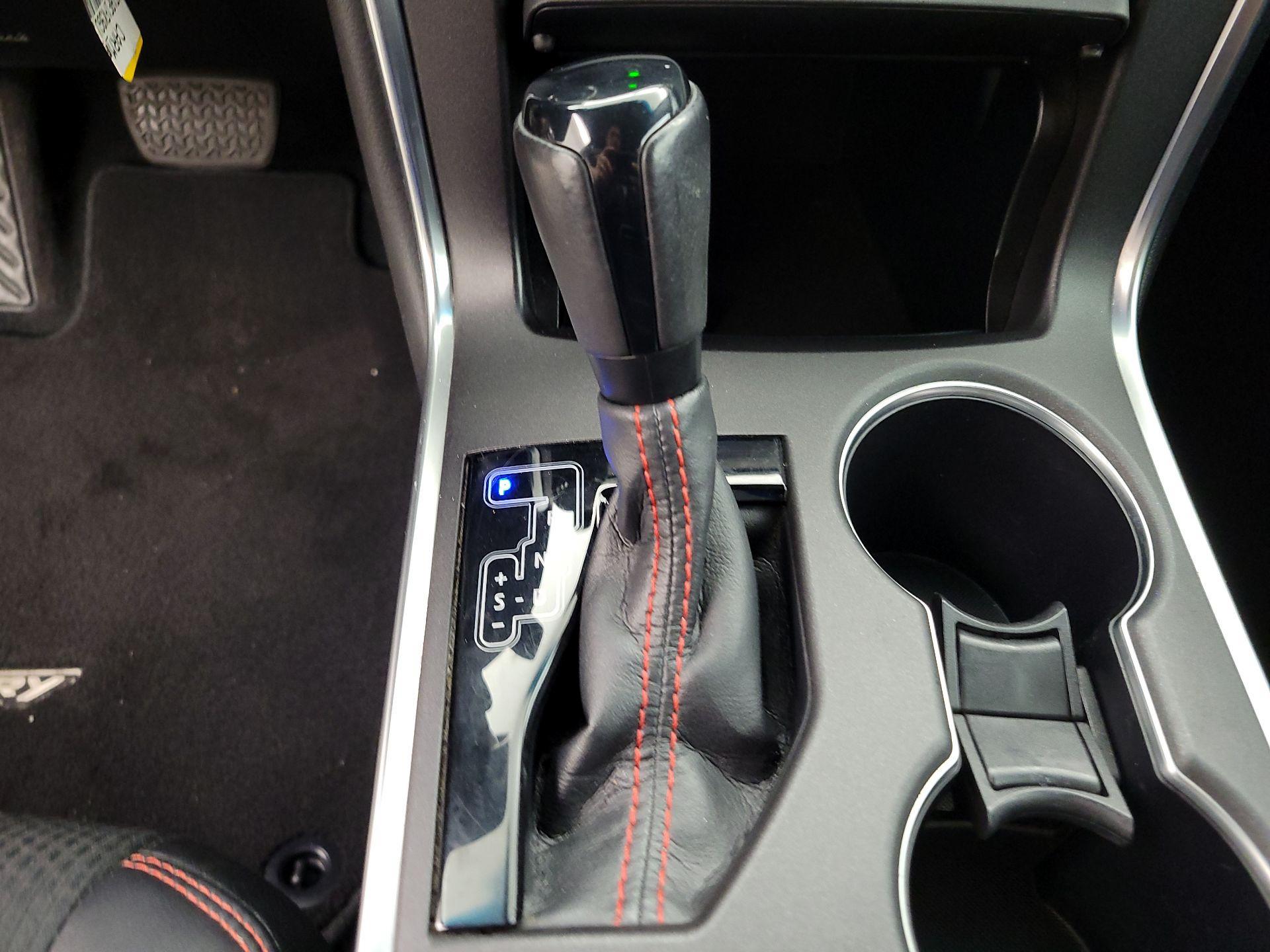 Thumbnail: 2016 Toyota Camry - 17